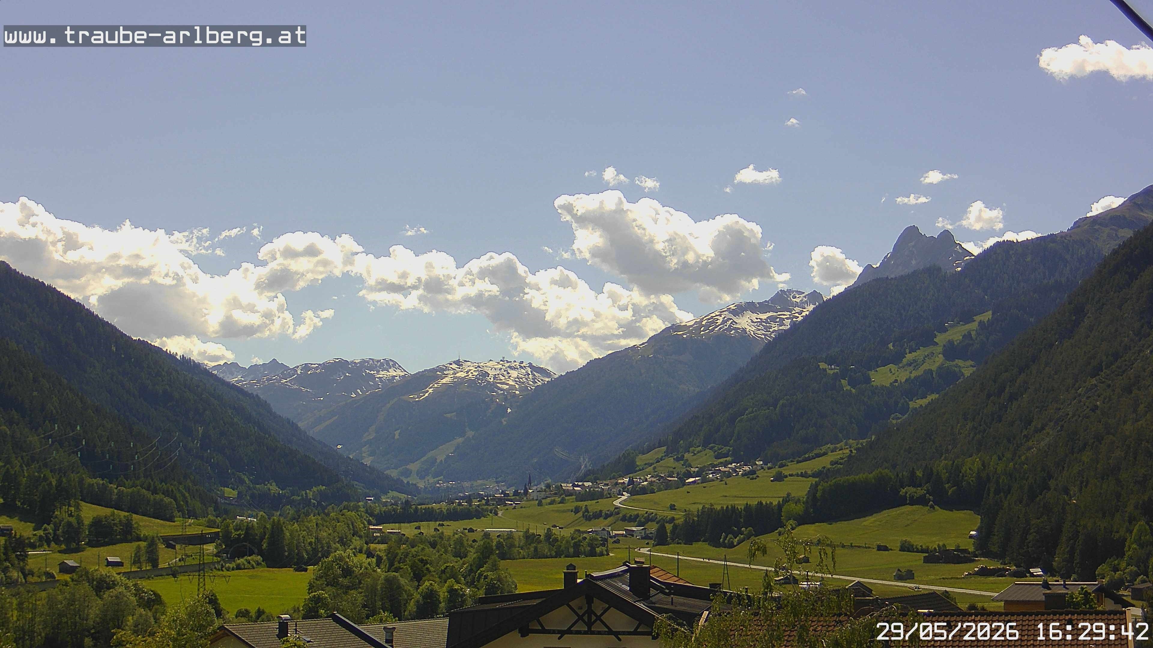 Archiv Foto Webcam Pettneu, Gasthof Traube