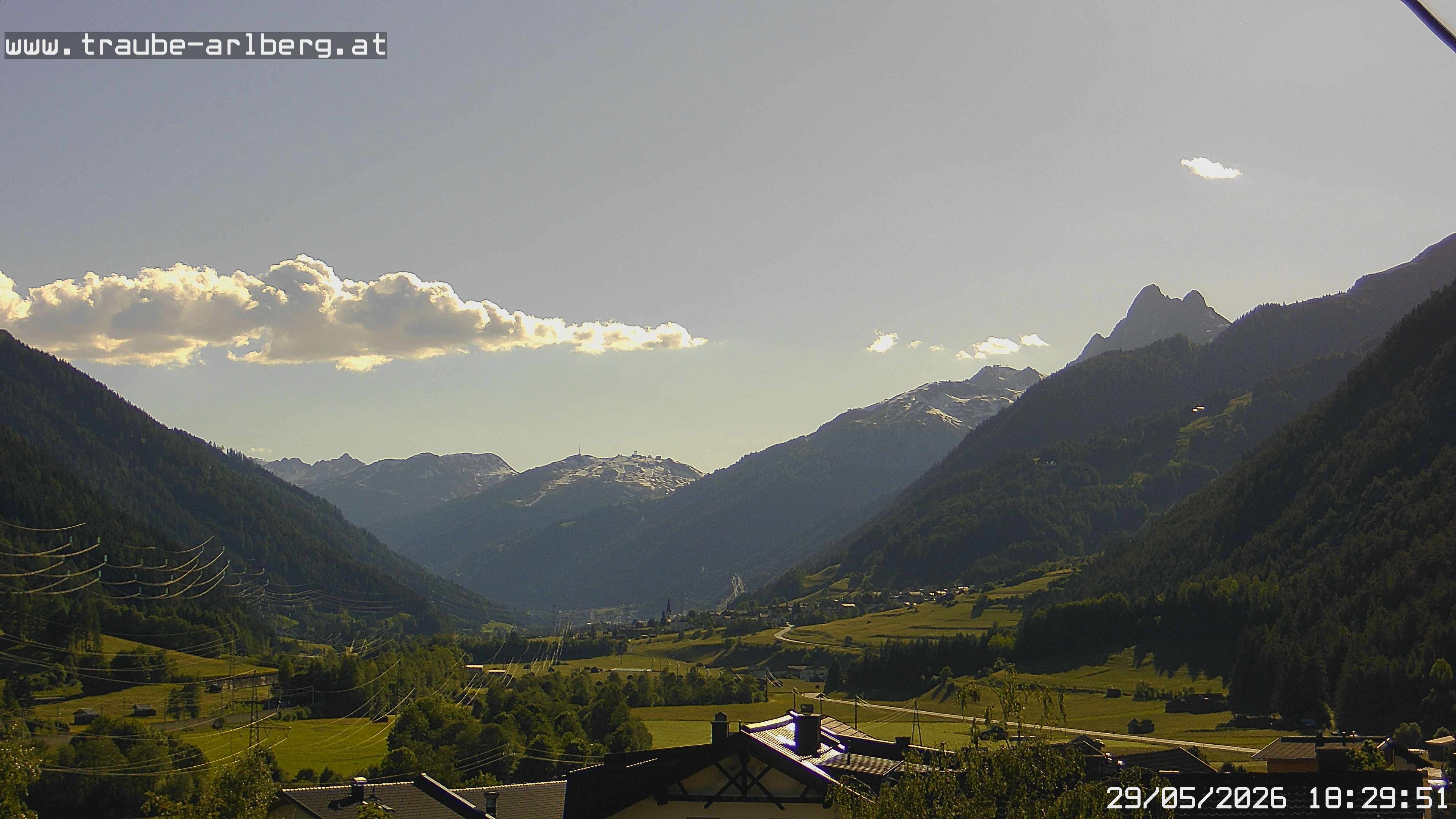 Archiv Foto Webcam Pettneu, Gasthof Traube