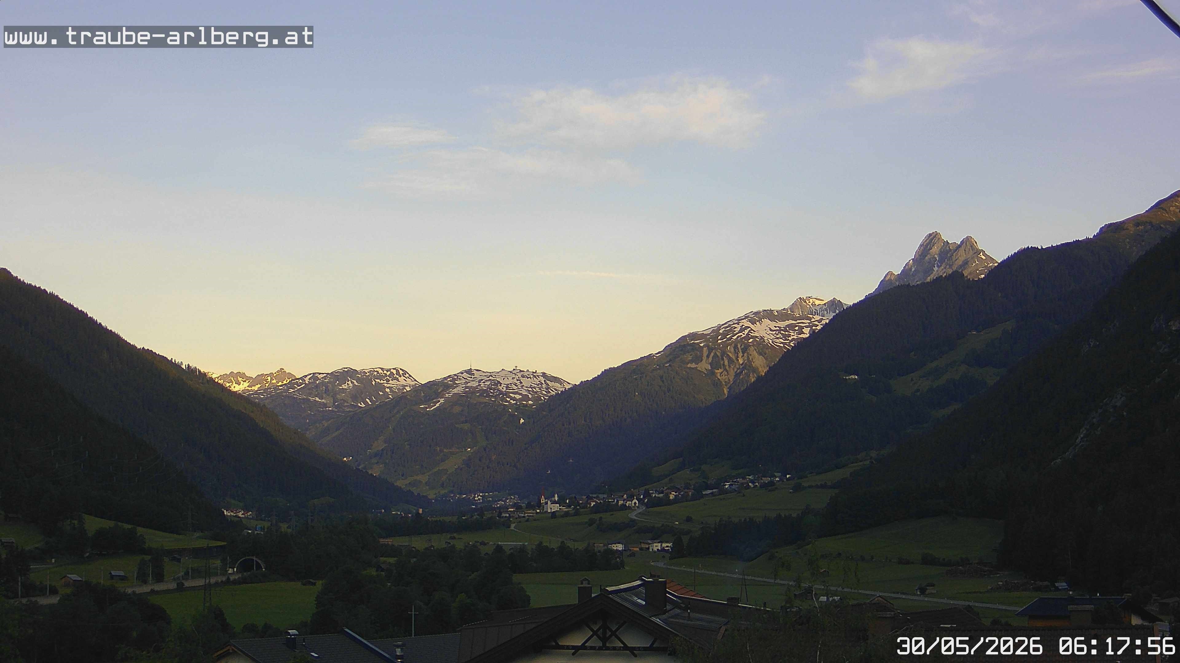 Archiv Foto Webcam Pettneu, Gasthof Traube