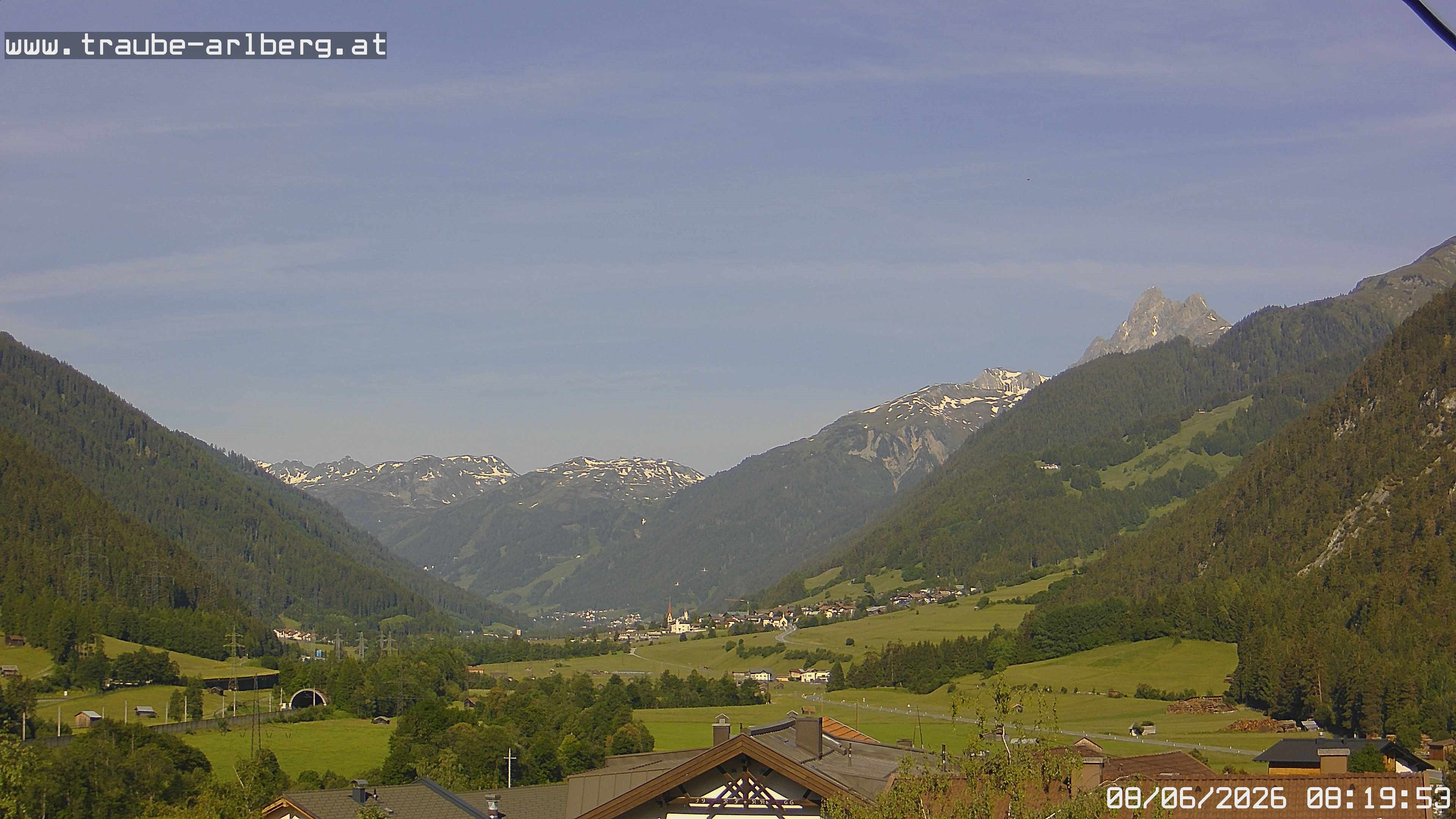 Archiv Foto Webcam Pettneu, Gasthof Traube