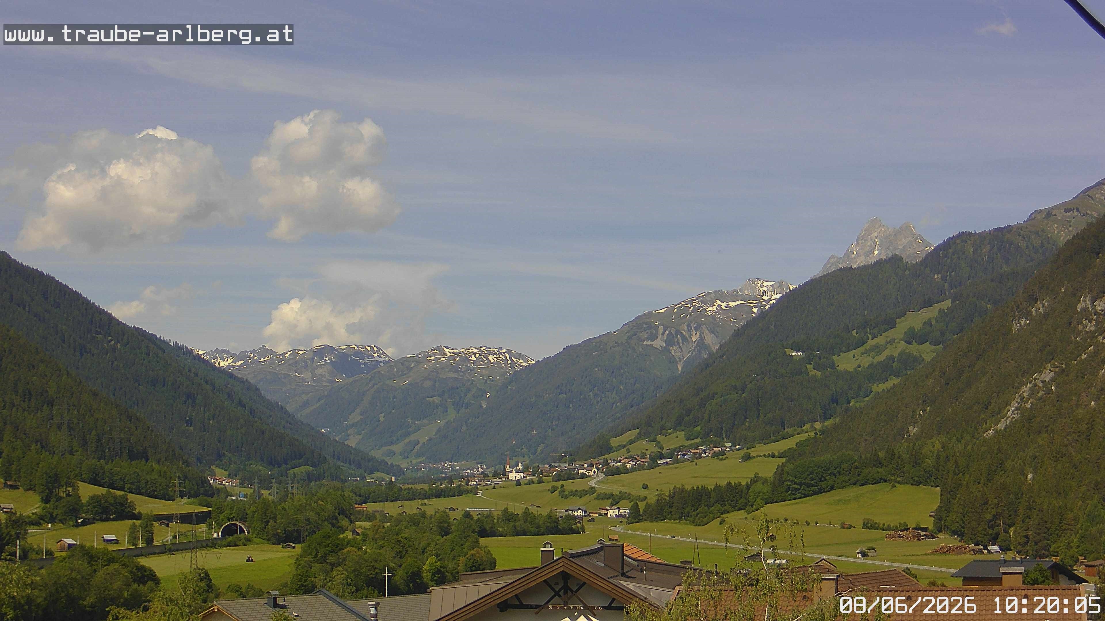 Archiv Foto Webcam Pettneu, Gasthof Traube