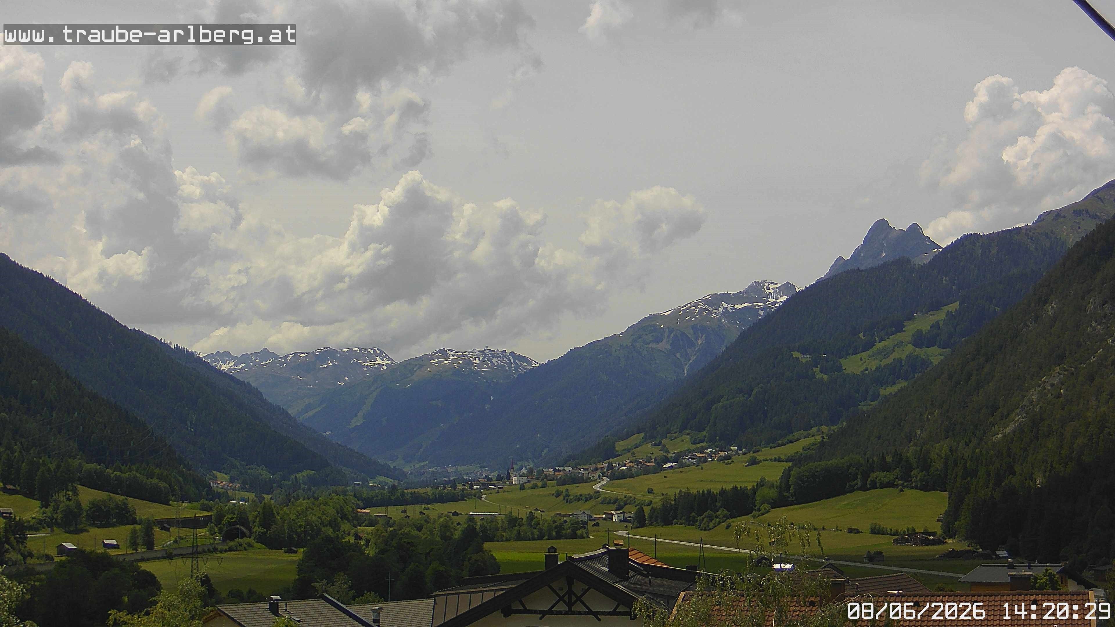 Archiv Foto Webcam Pettneu, Gasthof Traube