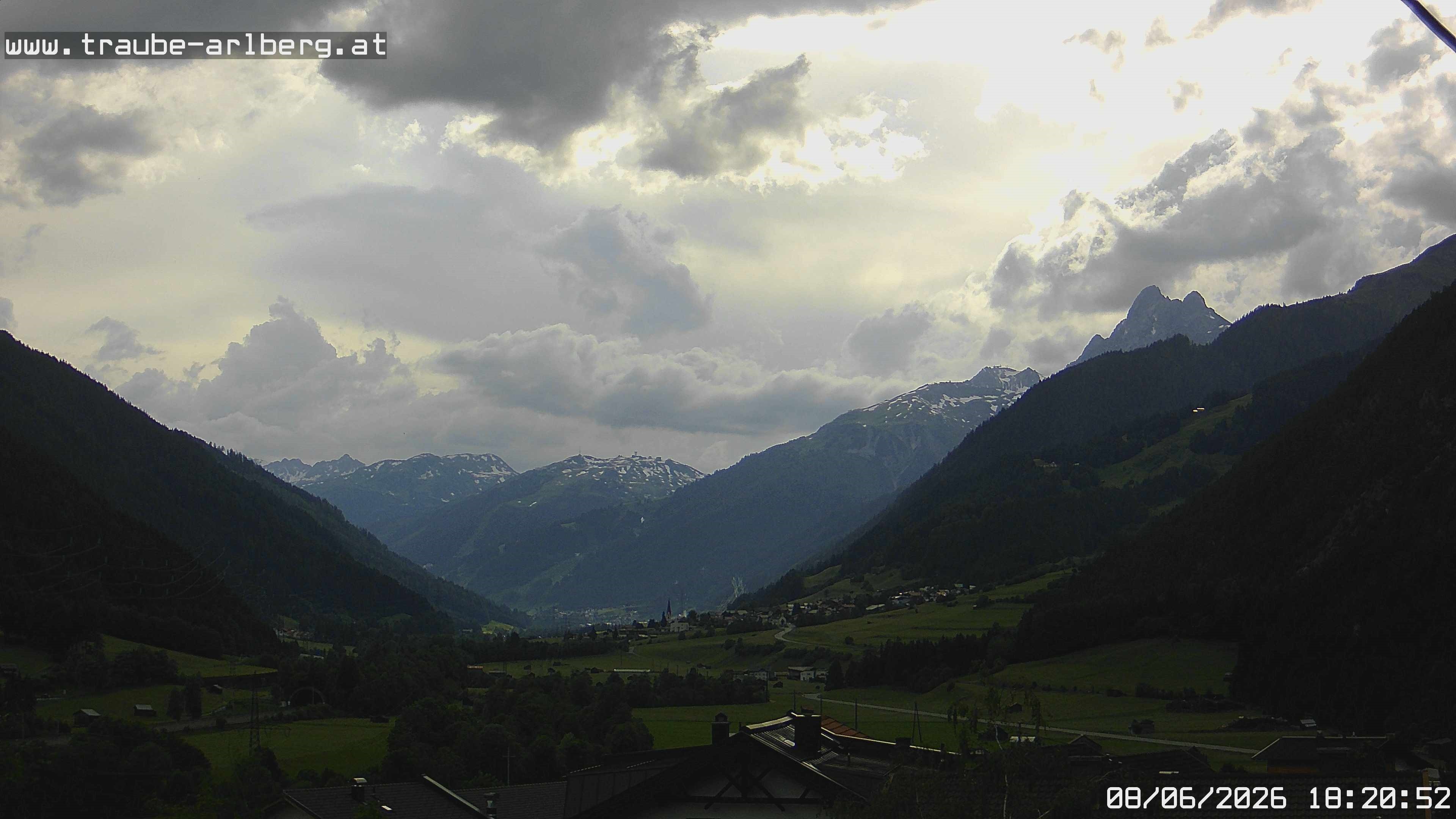 Archiv Foto Webcam Pettneu, Gasthof Traube