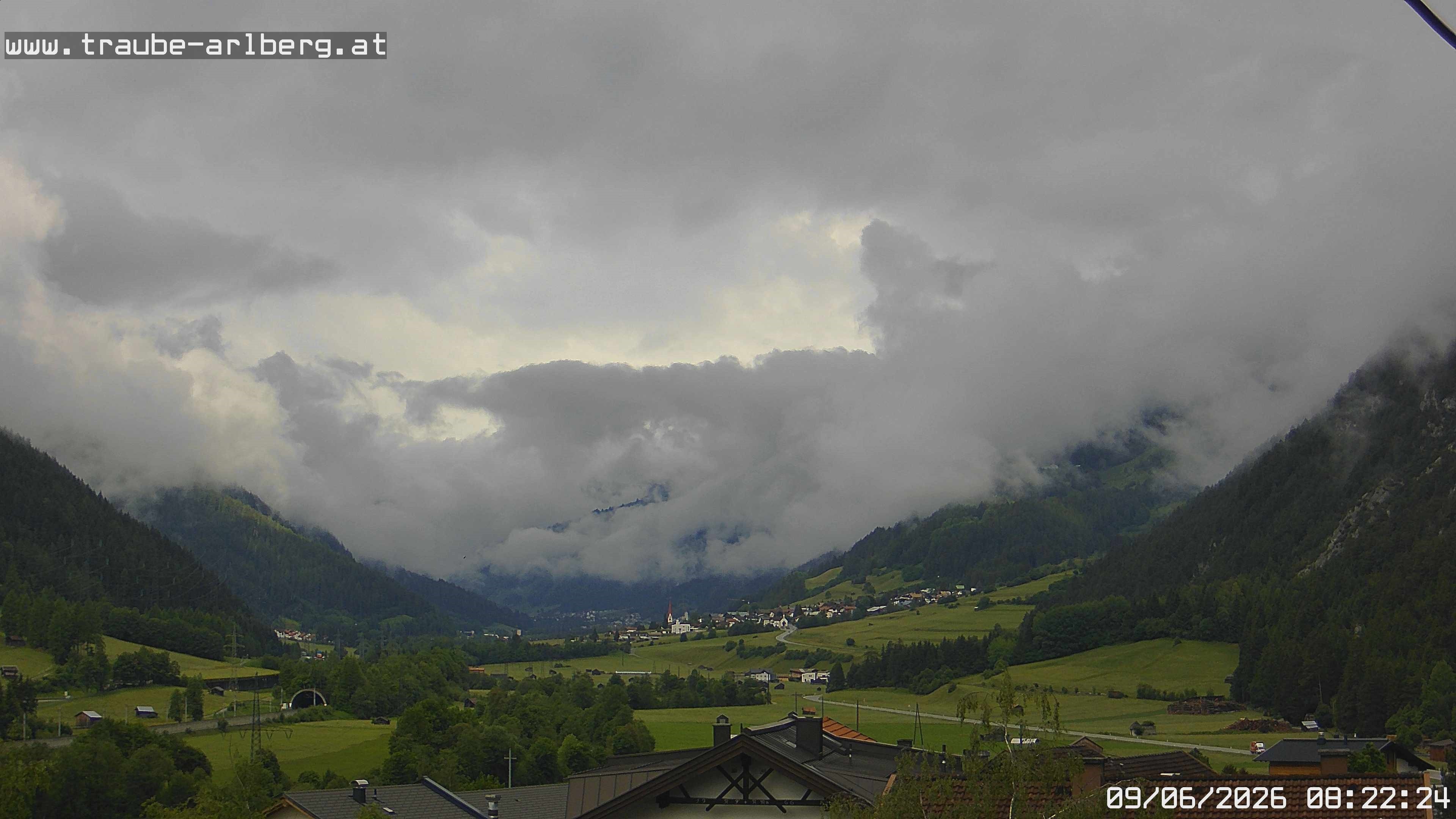 Archiv Foto Webcam Pettneu, Gasthof Traube