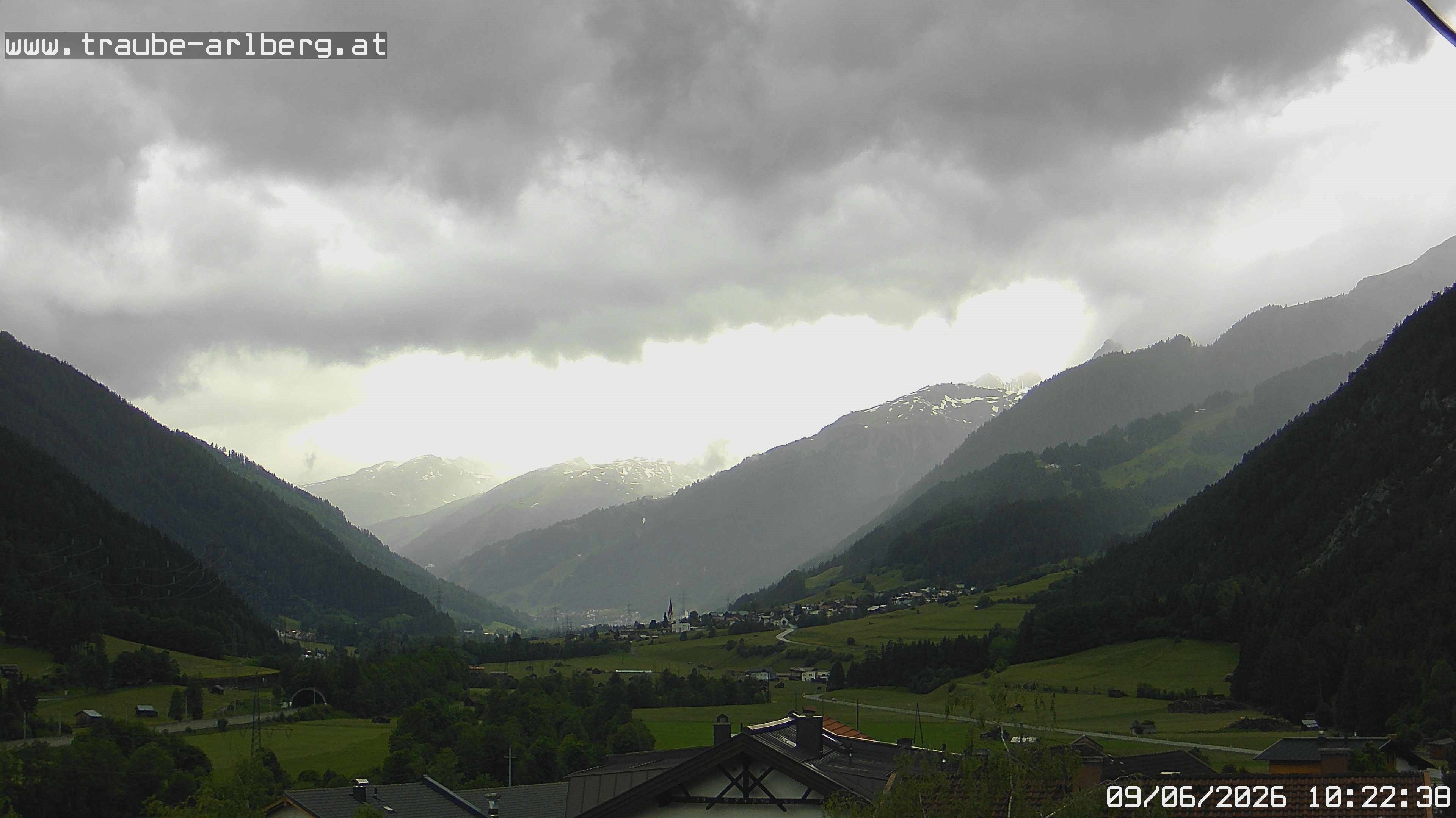 Archiv Foto Webcam Pettneu, Gasthof Traube