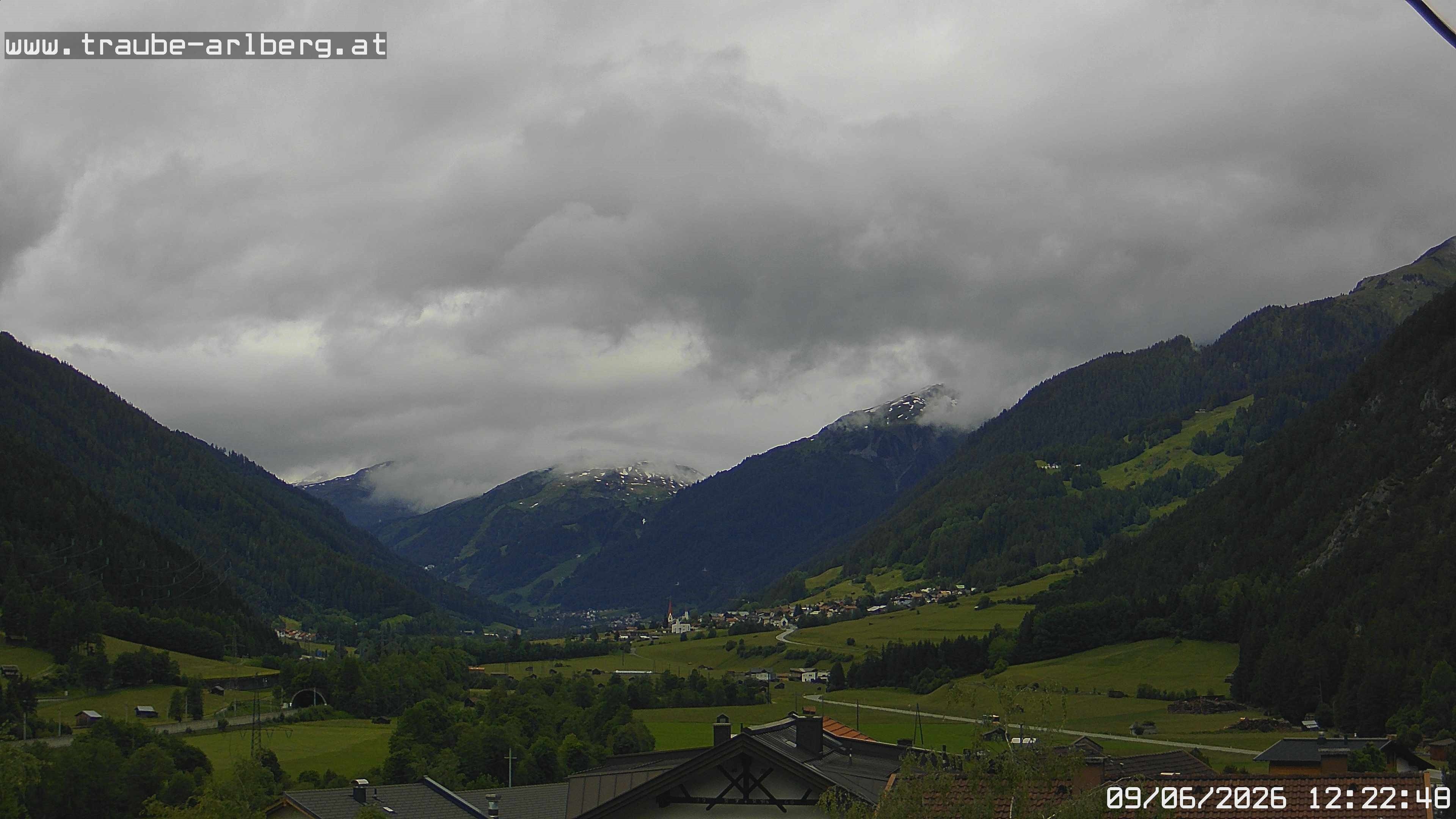 Archiv Foto Webcam Pettneu, Gasthof Traube