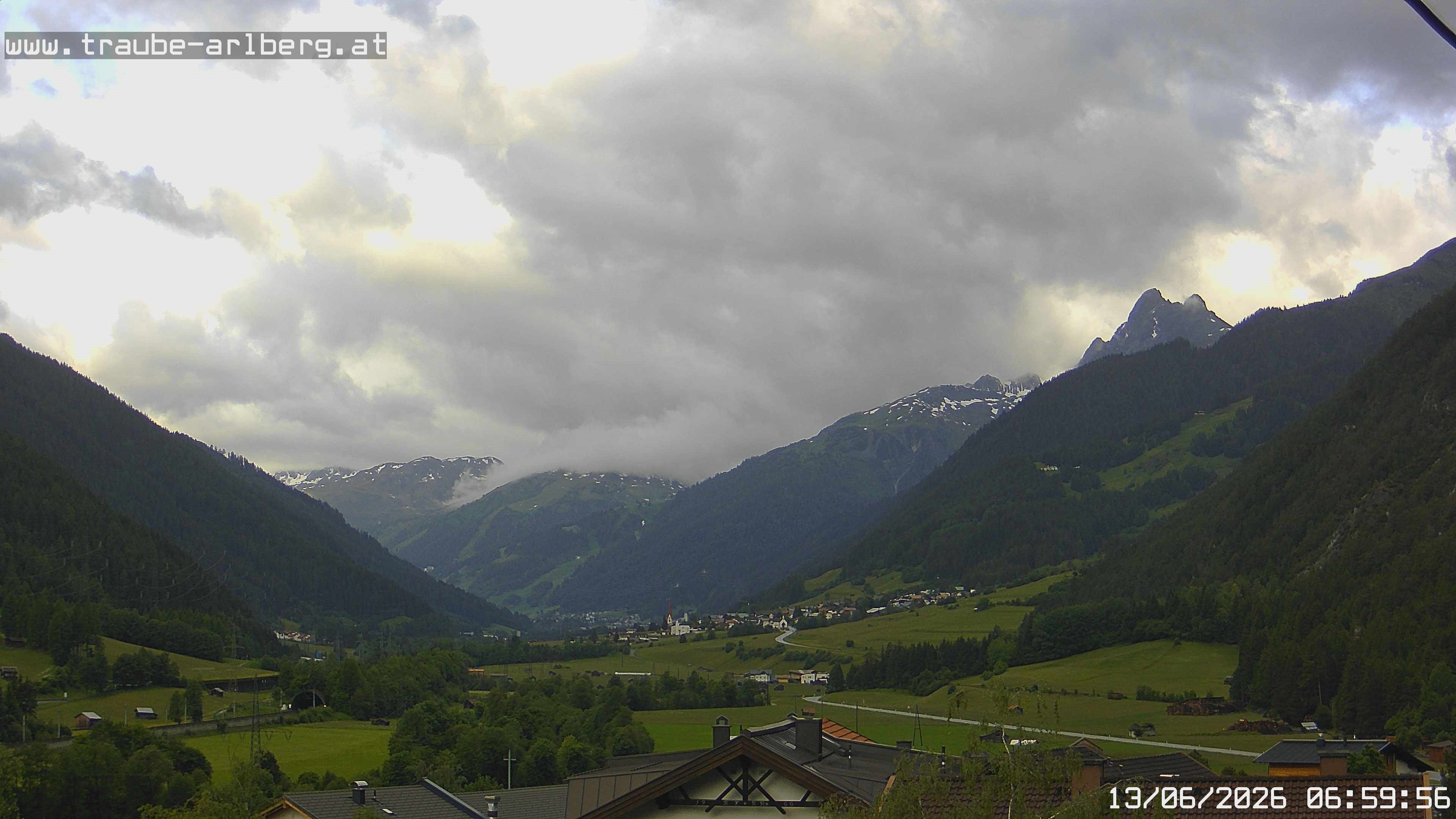 Archiv Foto Webcam Pettneu, Gasthof Traube