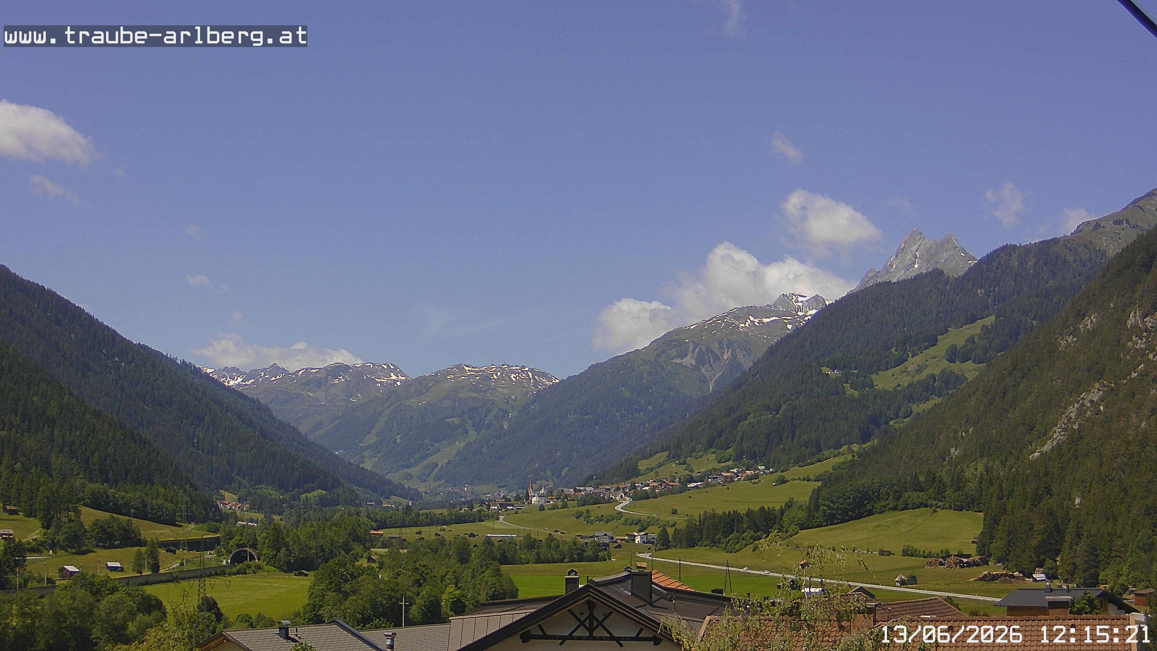 Archiv Foto Webcam Pettneu, Gasthof Traube