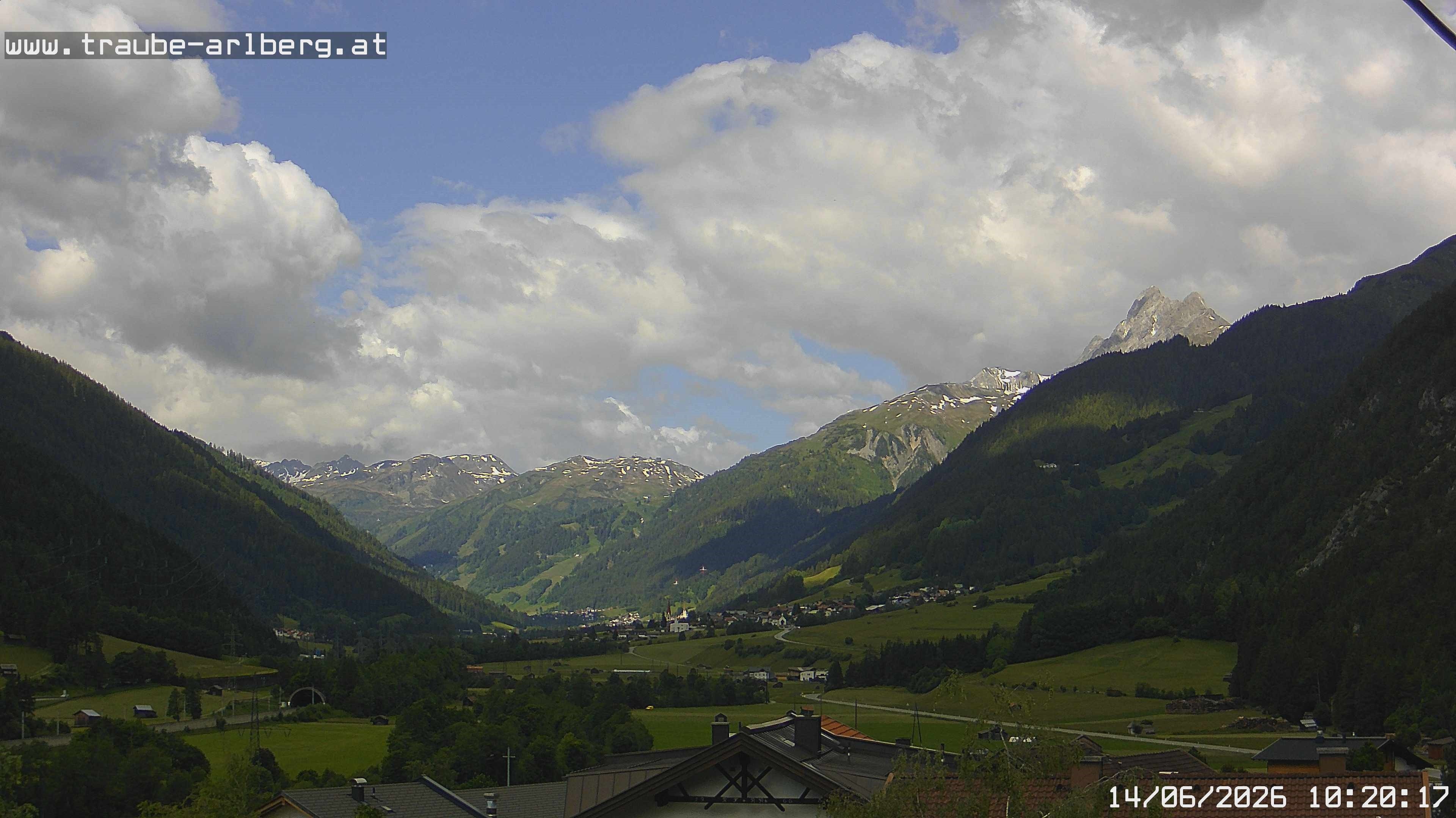 Archiv Foto Webcam Pettneu, Gasthof Traube