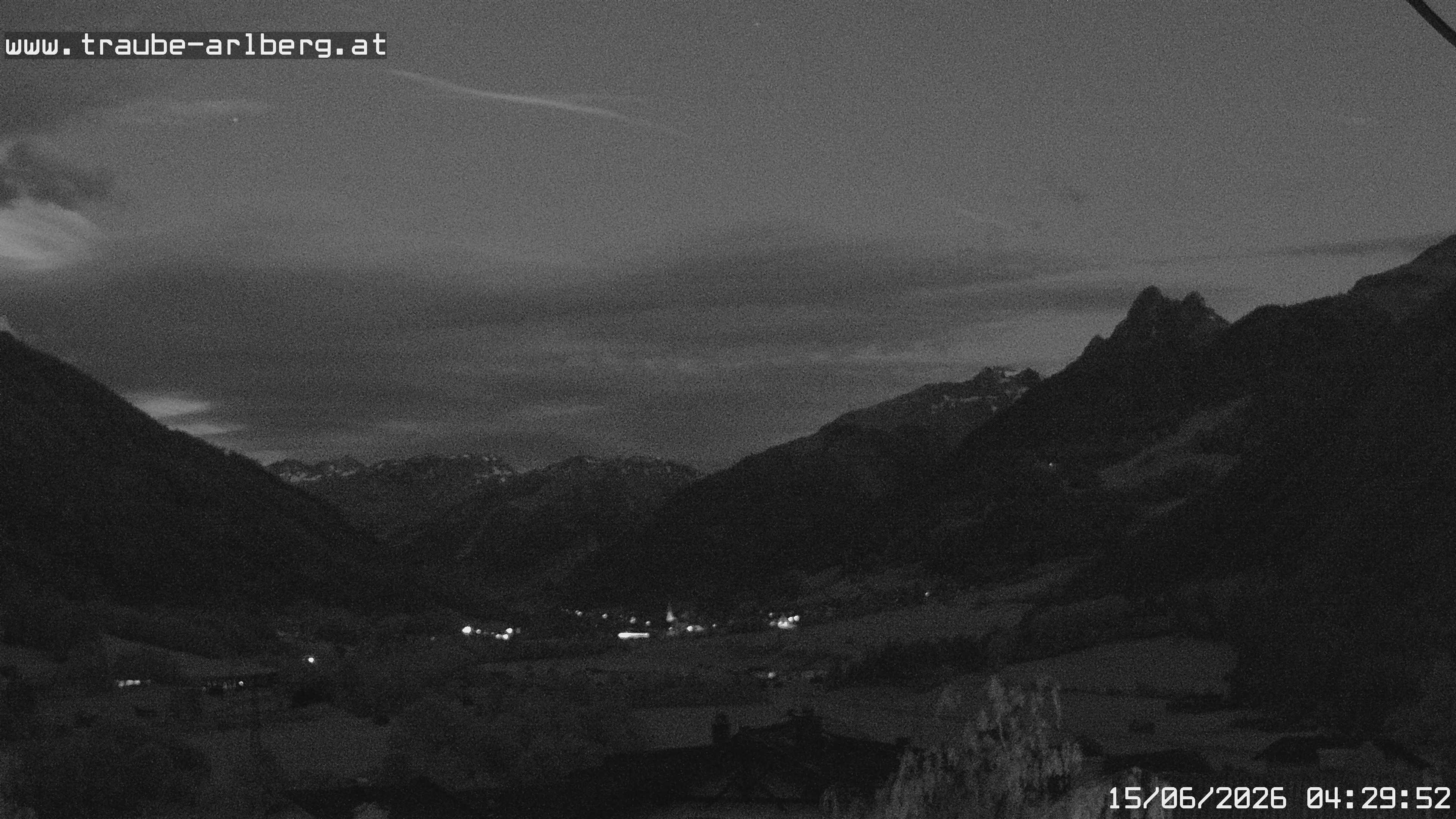 Archiv Foto Webcam Pettneu, Gasthof Traube