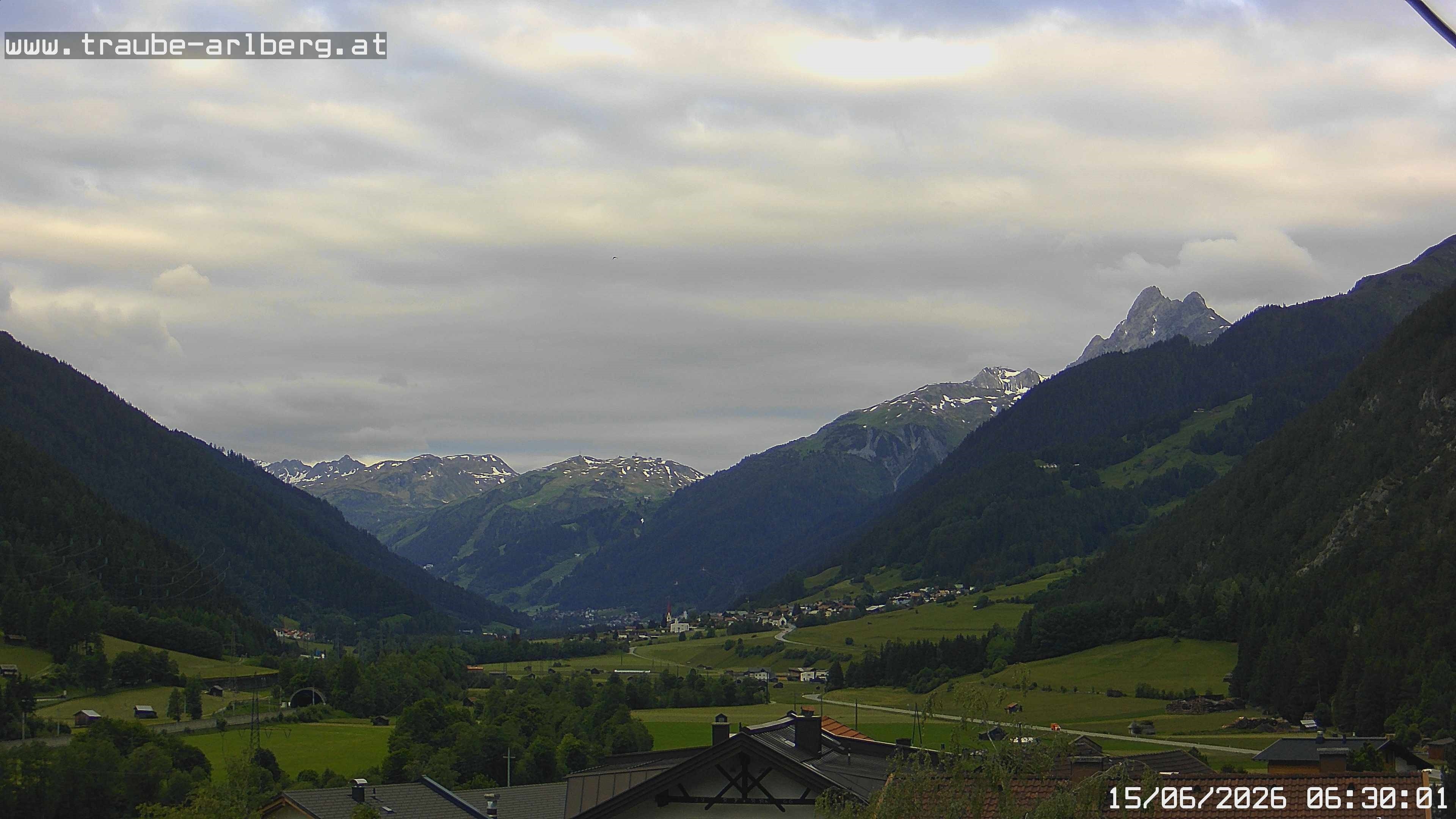 Archiv Foto Webcam Pettneu, Gasthof Traube