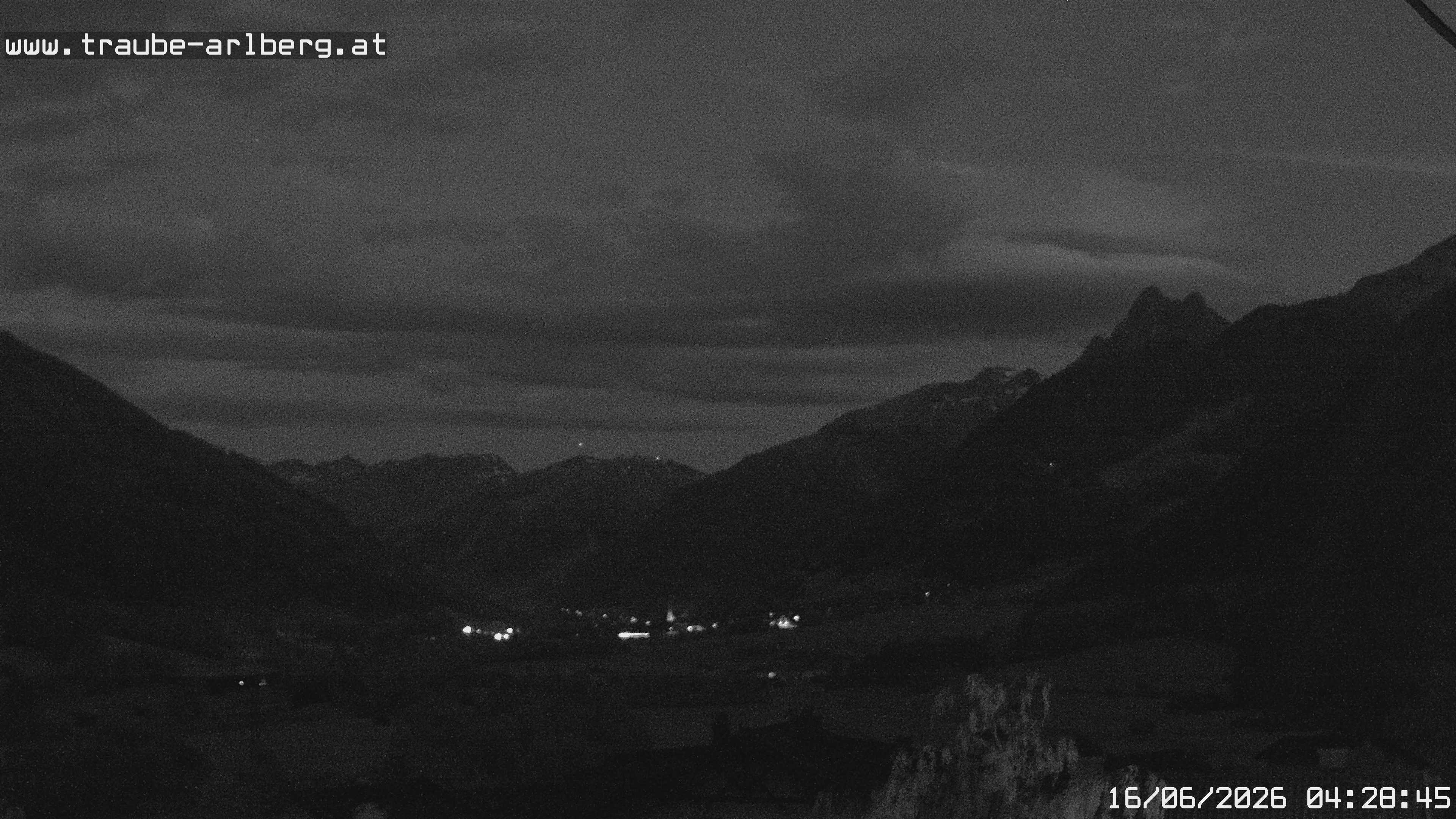 Archiv Foto Webcam Pettneu, Gasthof Traube