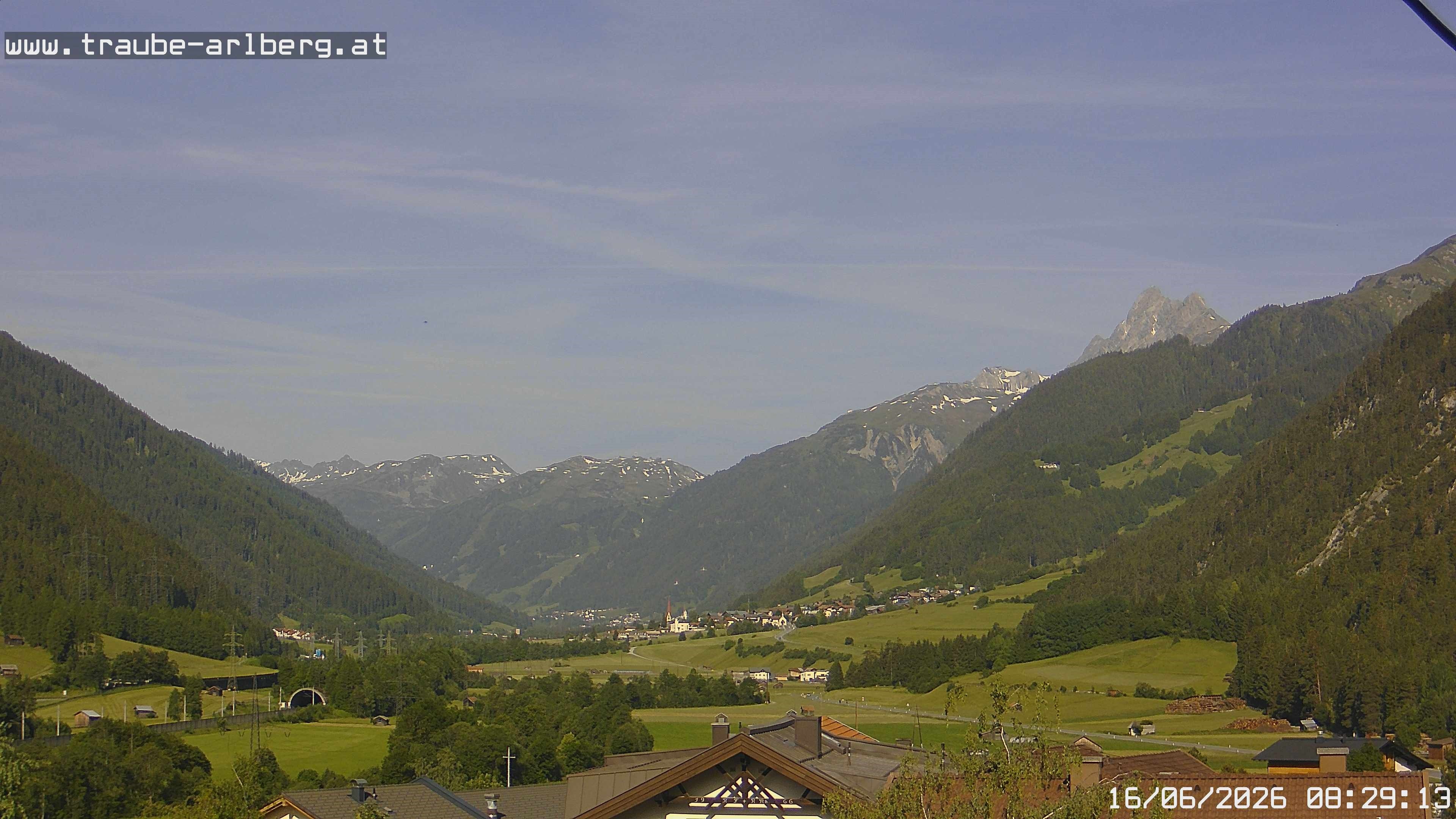 Archiv Foto Webcam Pettneu, Gasthof Traube
