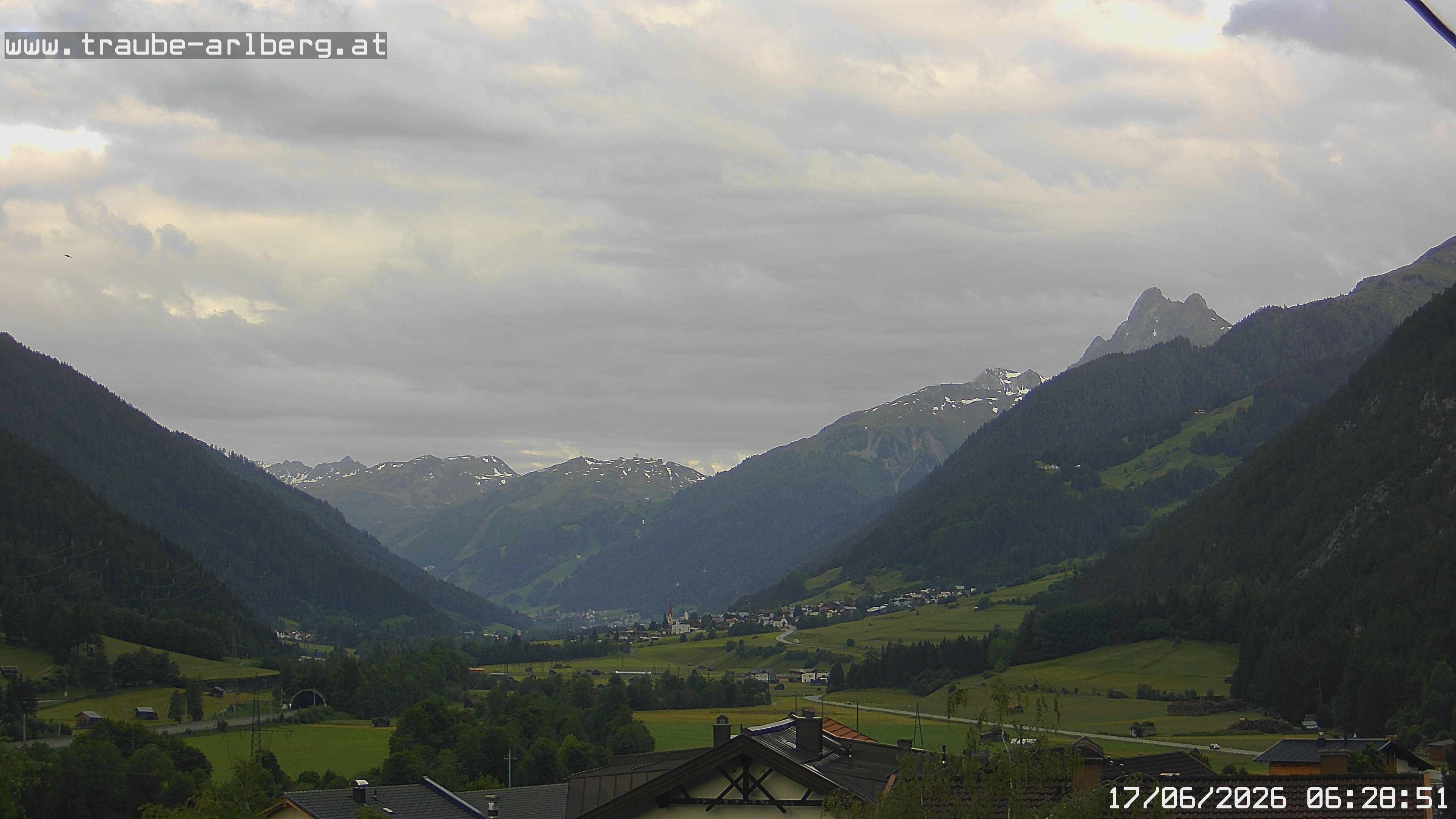 Archiv Foto Webcam Pettneu, Gasthof Traube
