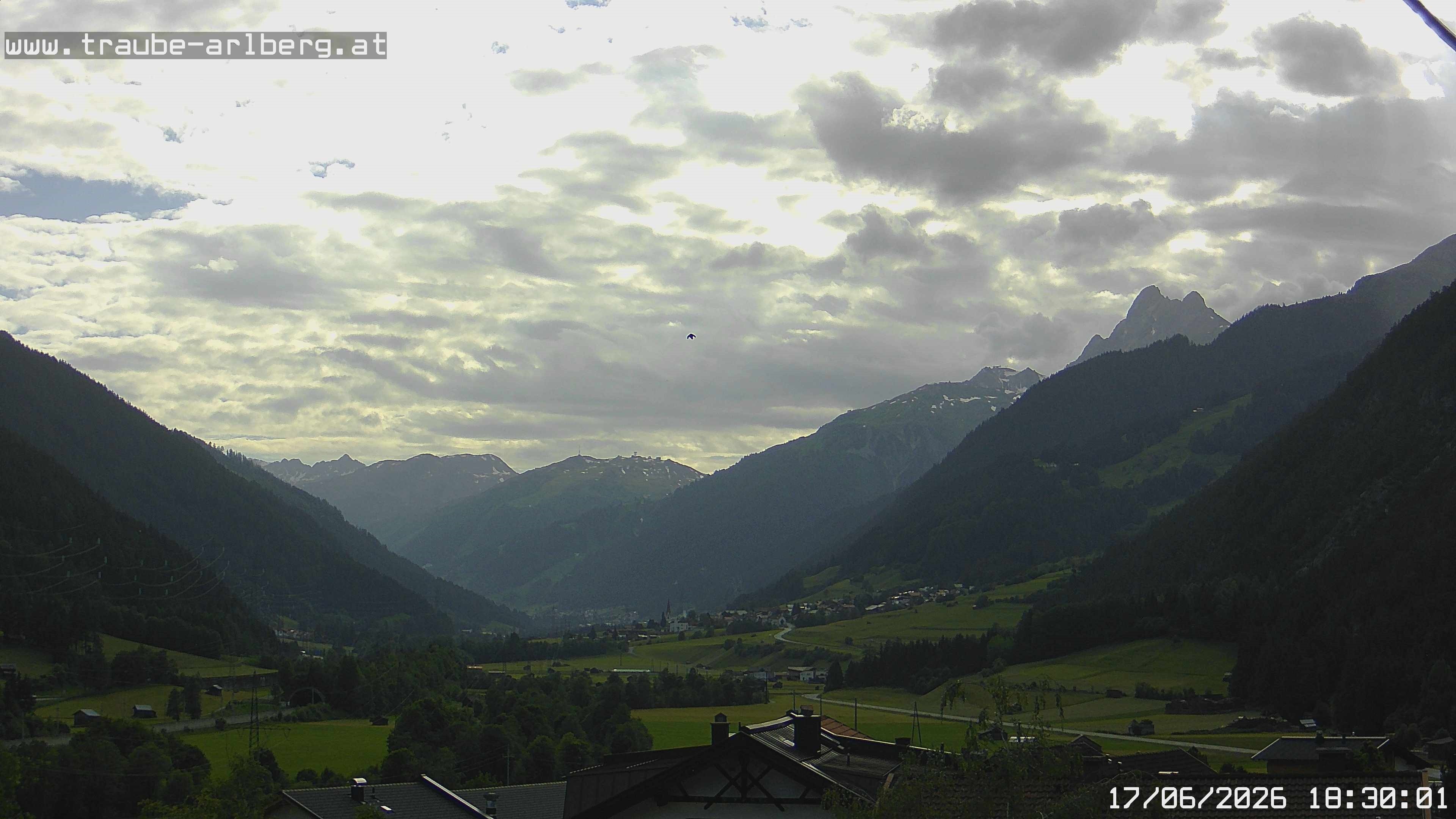 Archiv Foto Webcam Pettneu, Gasthof Traube