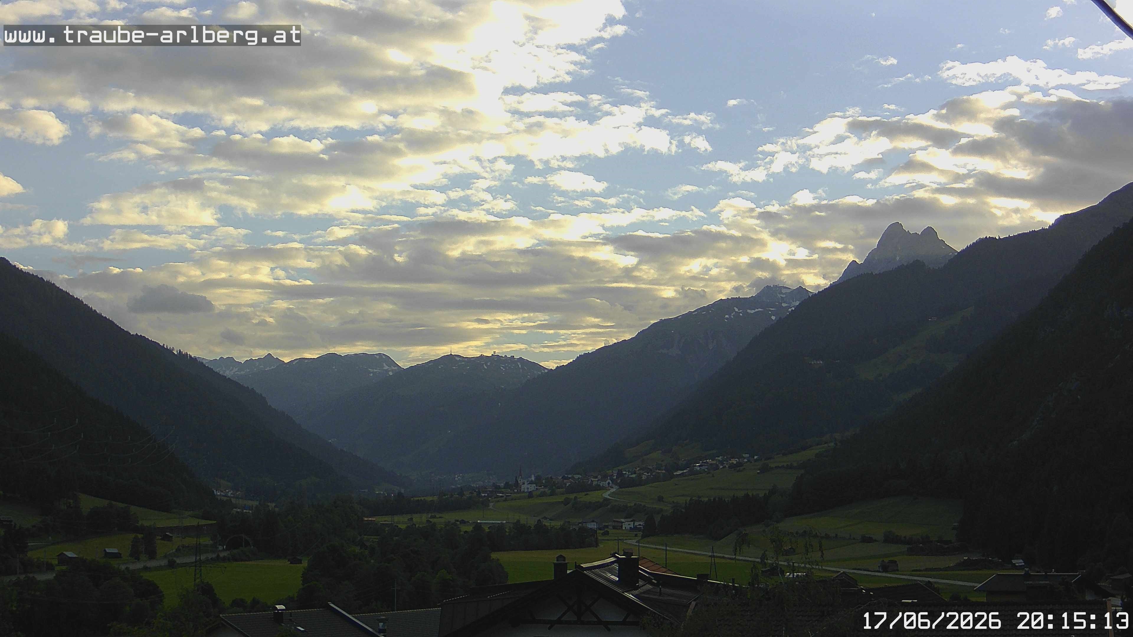 Archiv Foto Webcam Pettneu, Gasthof Traube
