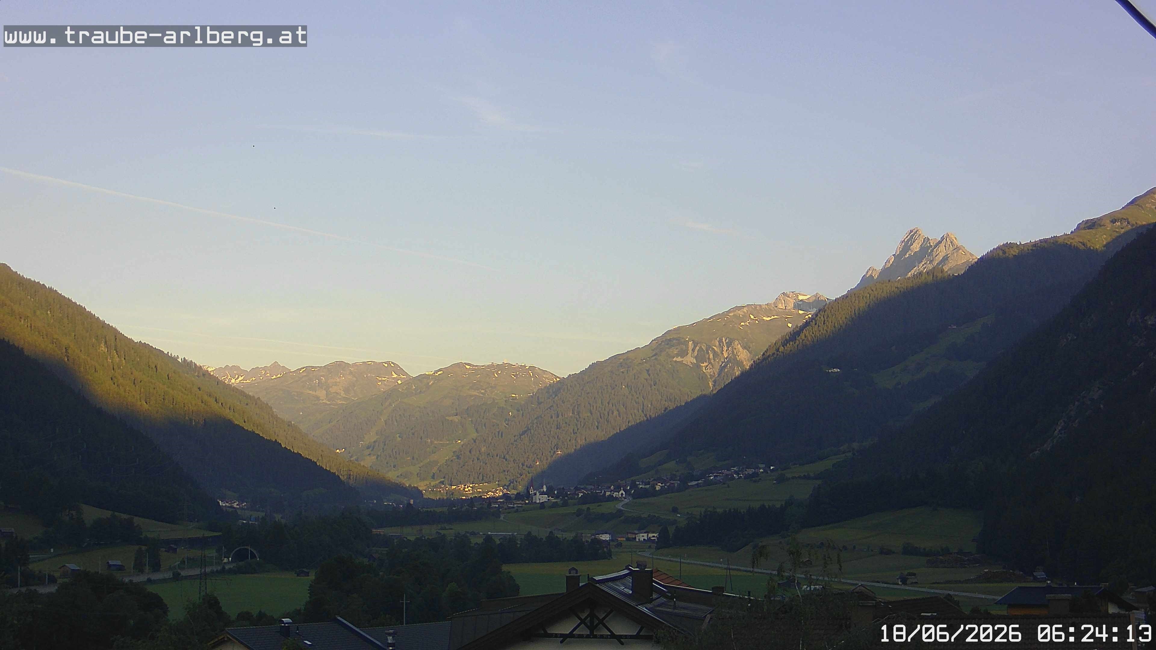 Archived image Webcam guesthouse "Traube", Pettneu
