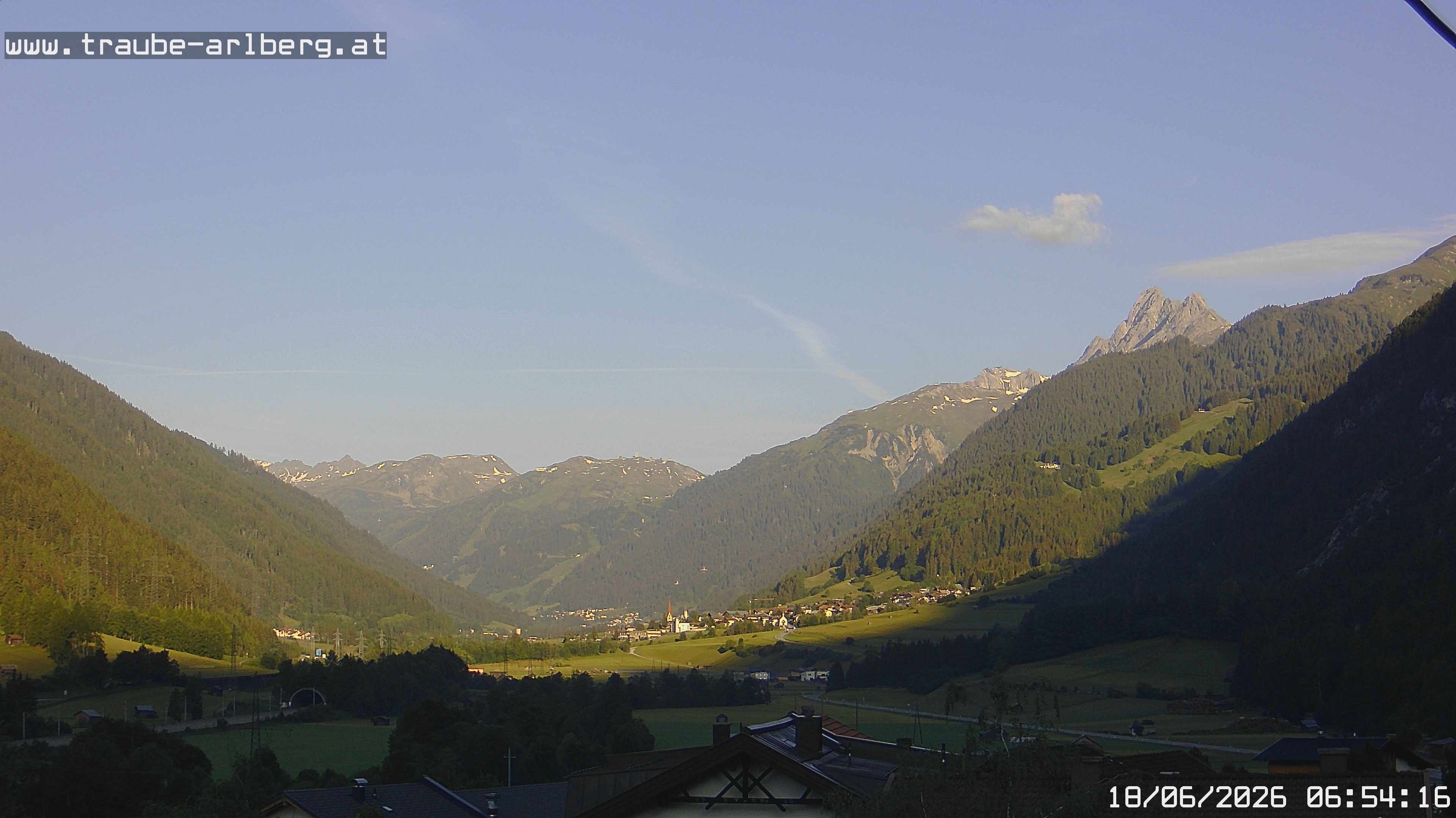 Archived image Webcam guesthouse "Traube", Pettneu