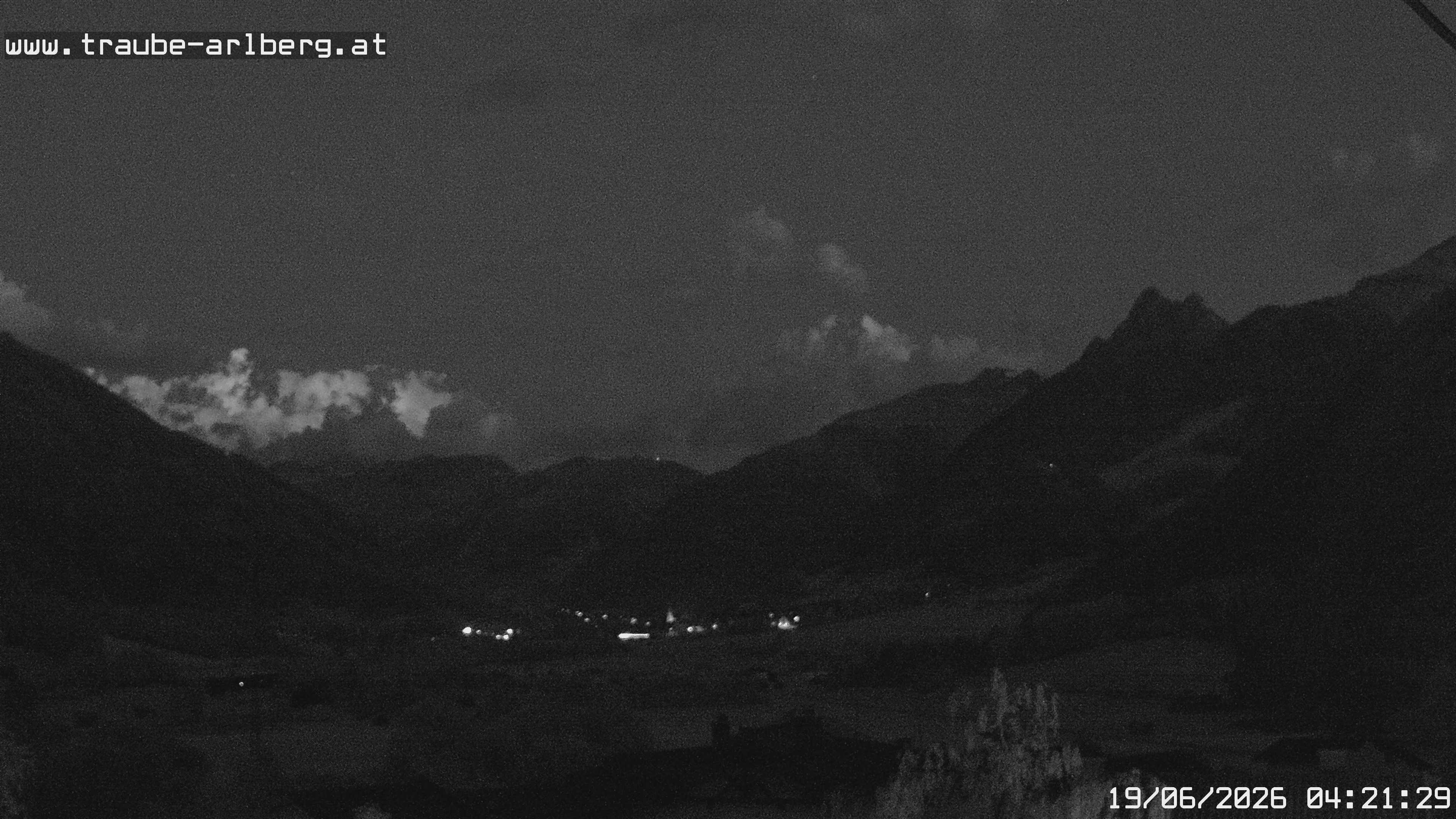 Archiv Foto Webcam Pettneu, Gasthof Traube