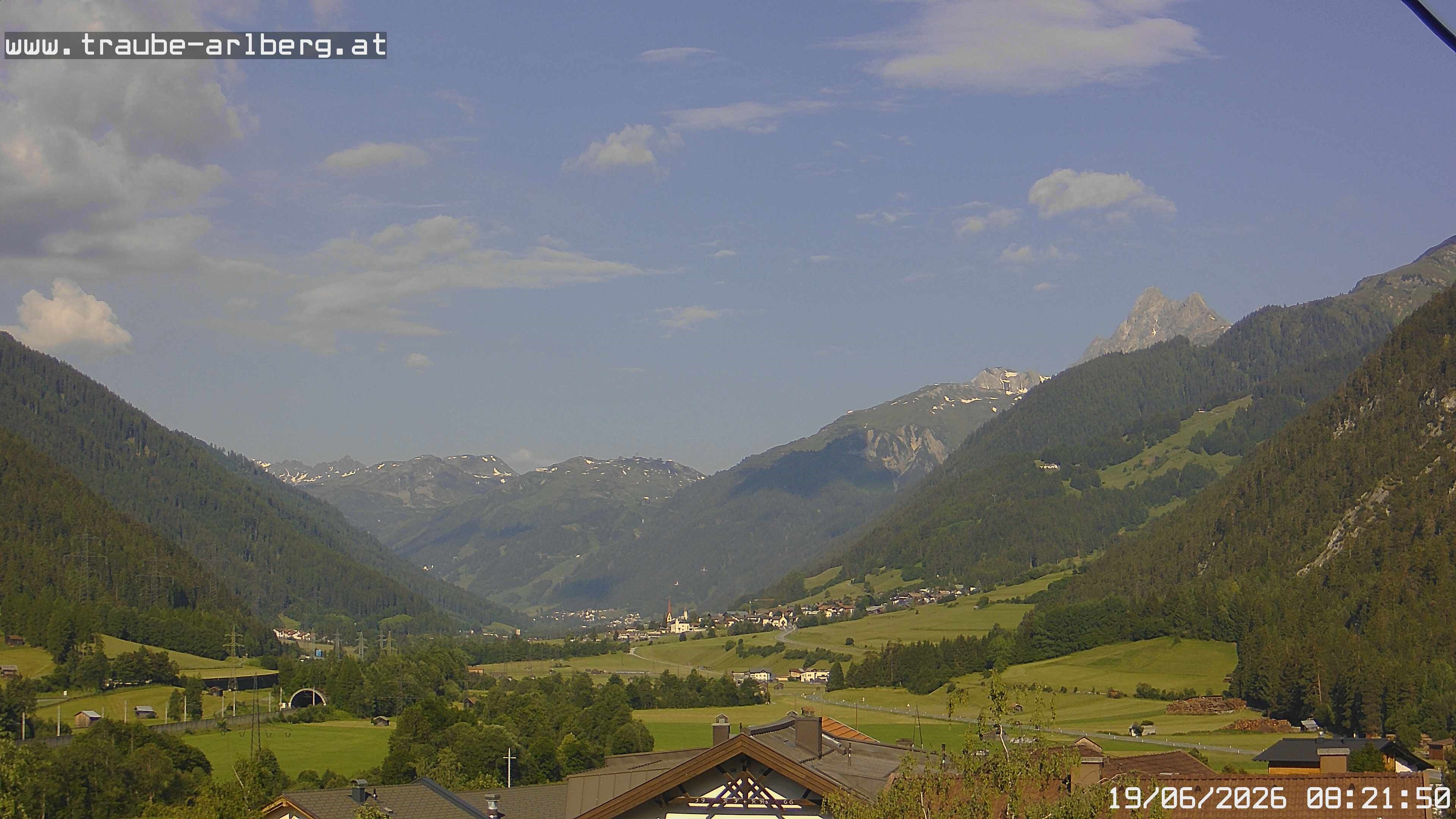 Archiv Foto Webcam Pettneu, Gasthof Traube