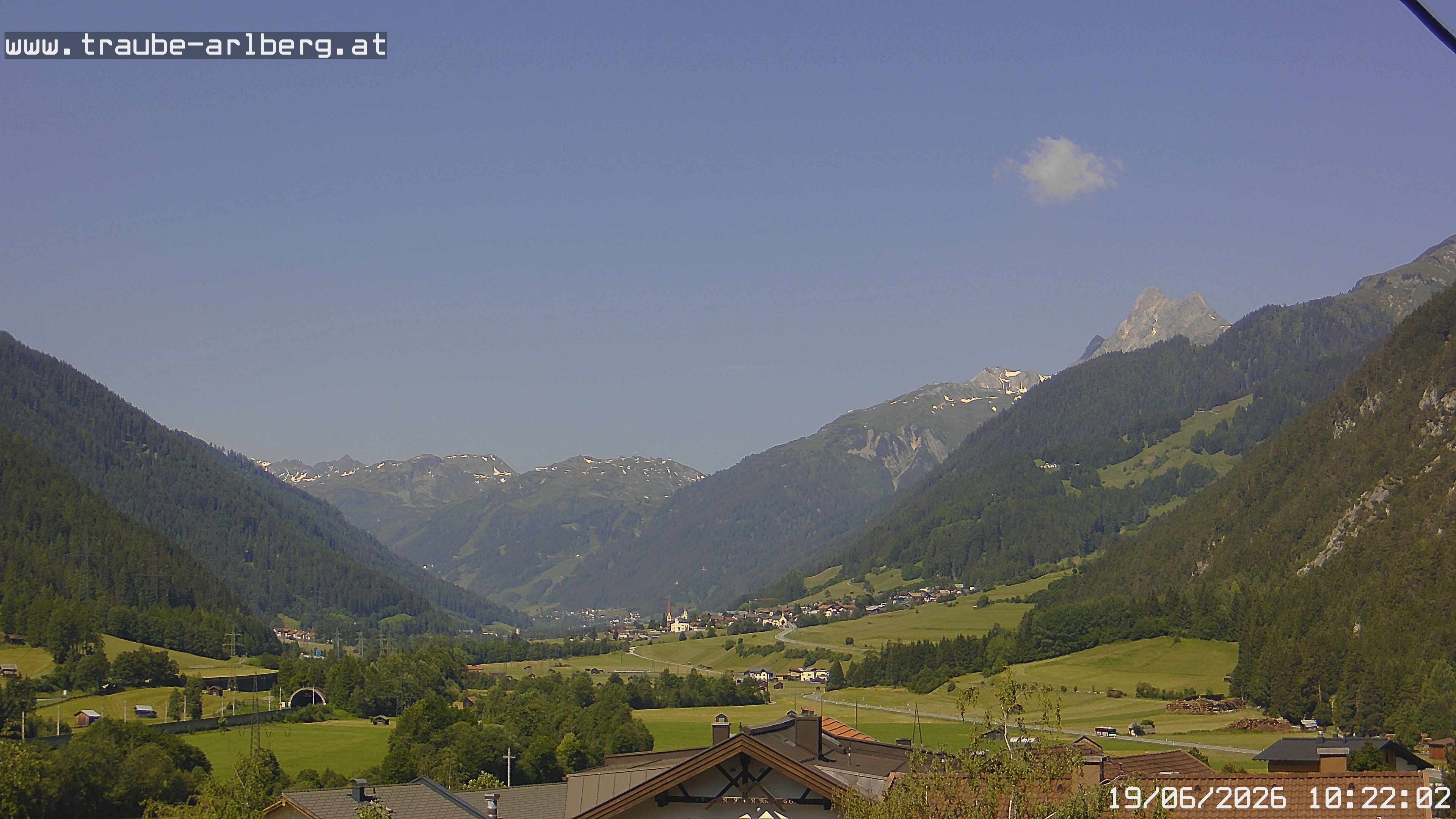 Archiv Foto Webcam Pettneu, Gasthof Traube