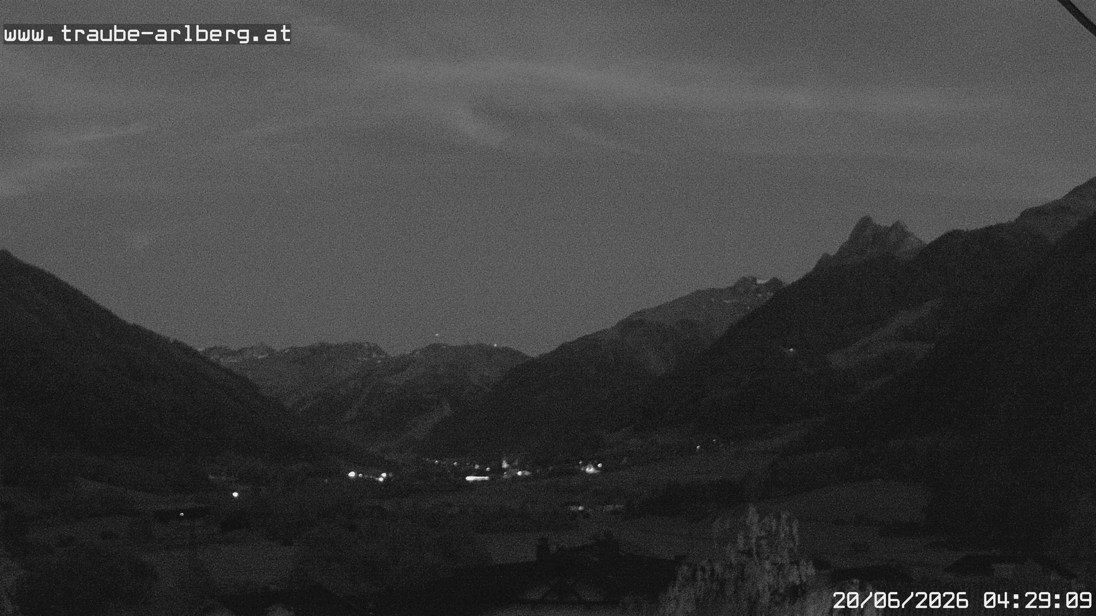 Archiv Foto Webcam Pettneu, Gasthof Traube