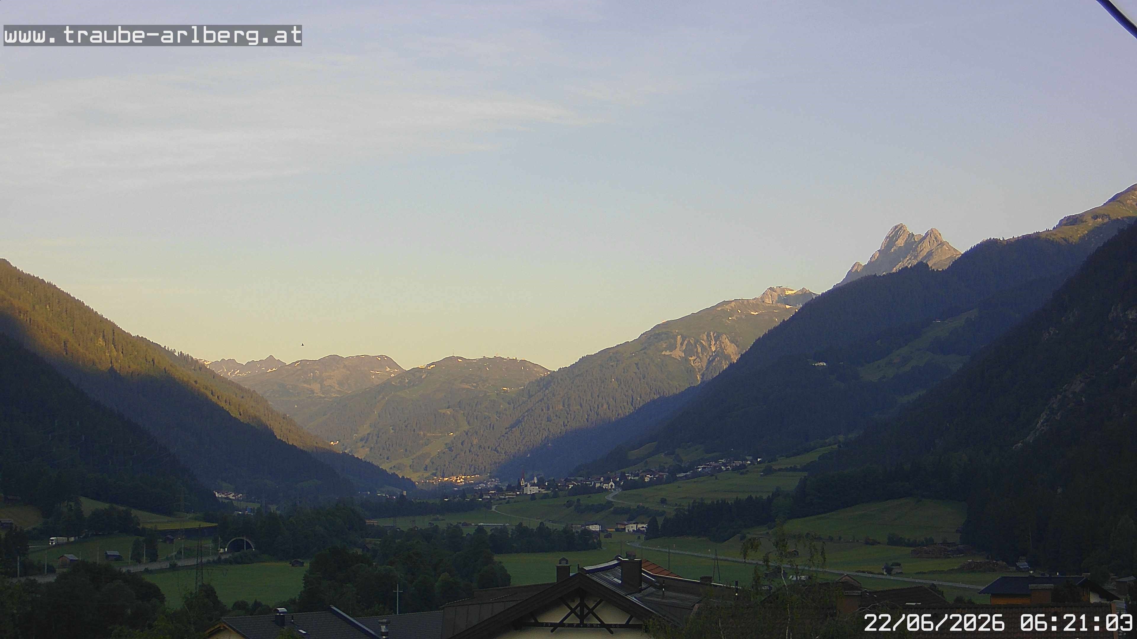 Archiv Foto Webcam Pettneu, Gasthof Traube