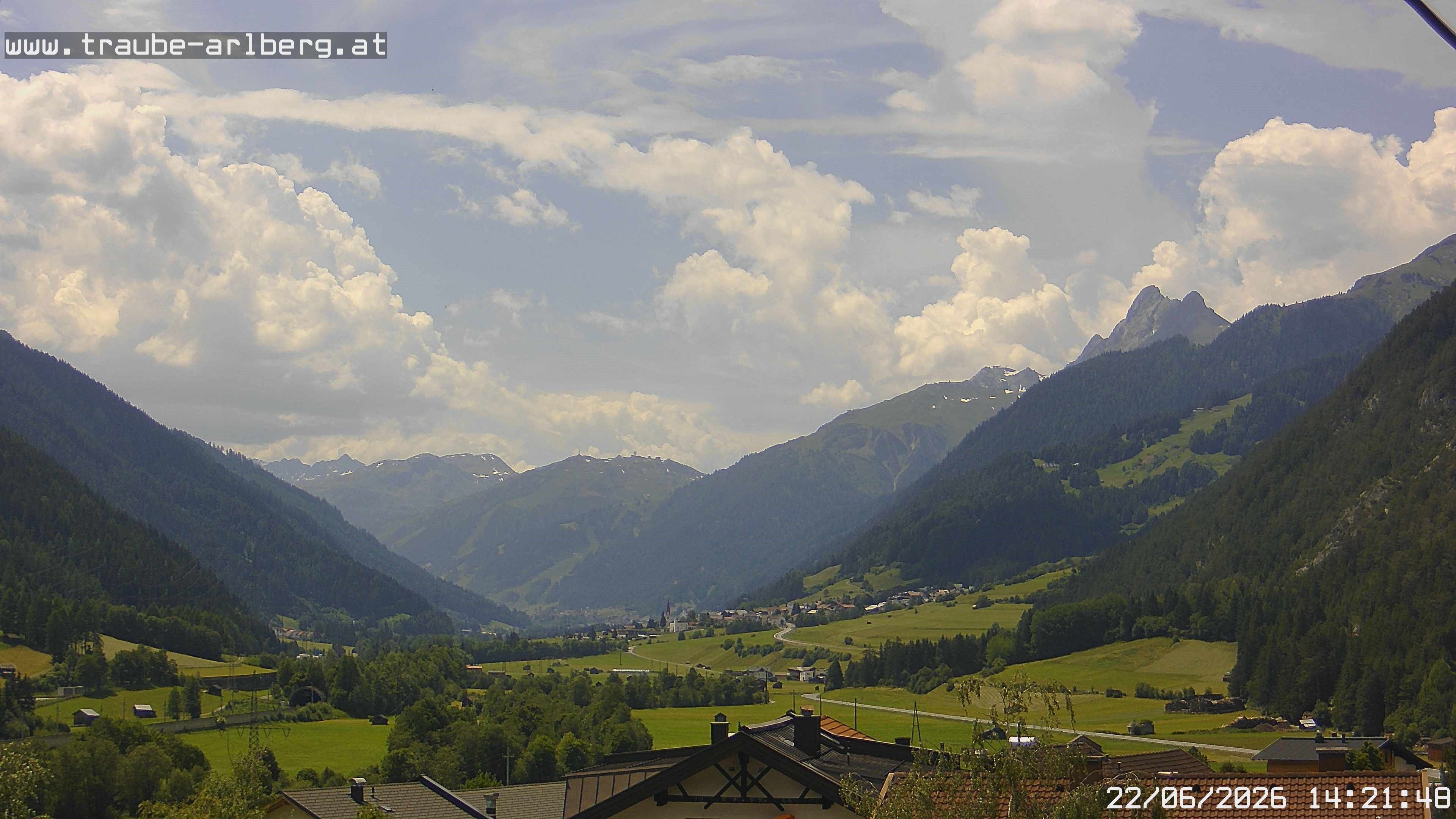 Archiv Foto Webcam Pettneu, Gasthof Traube