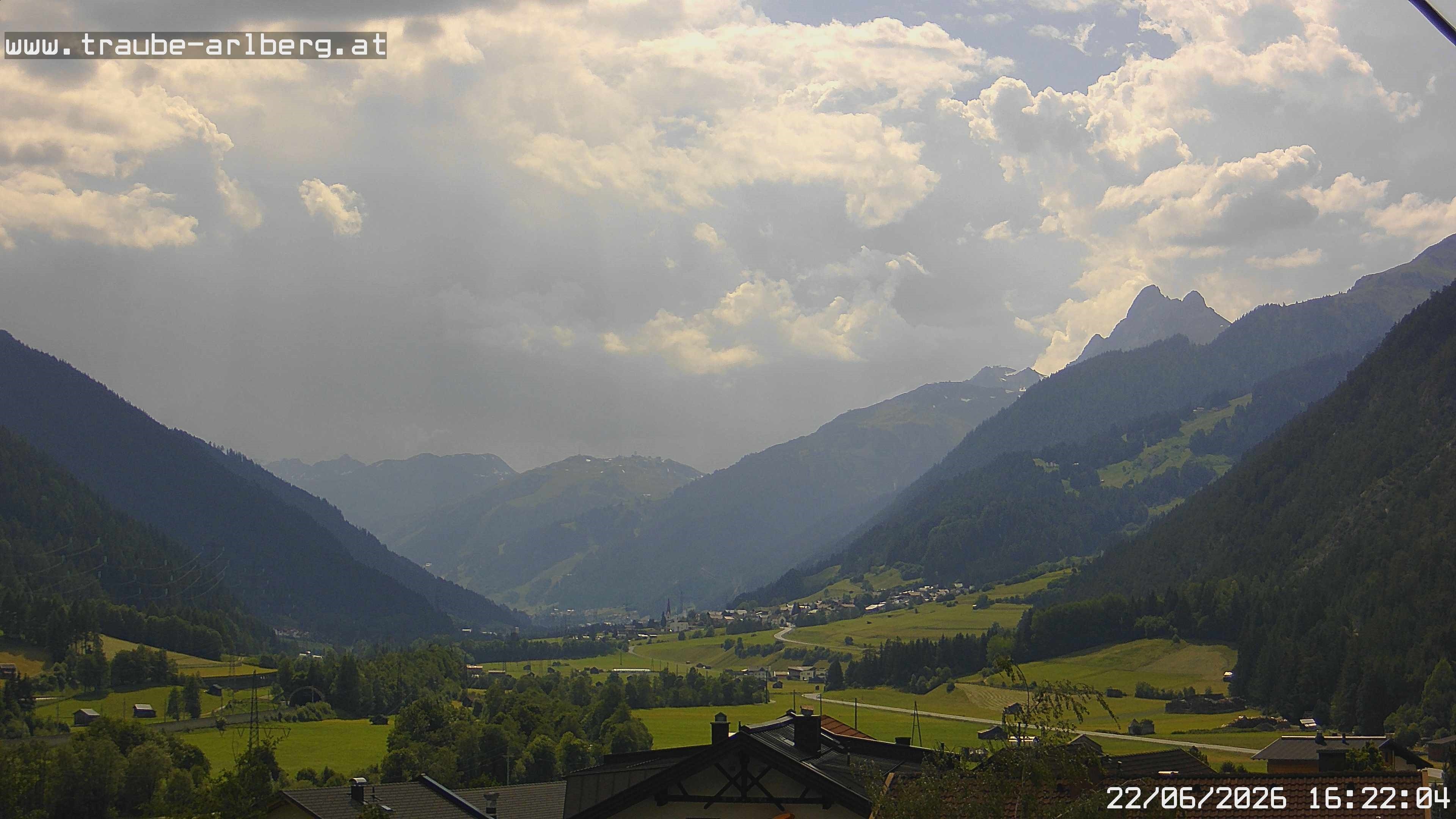 Archiv Foto Webcam Pettneu, Gasthof Traube