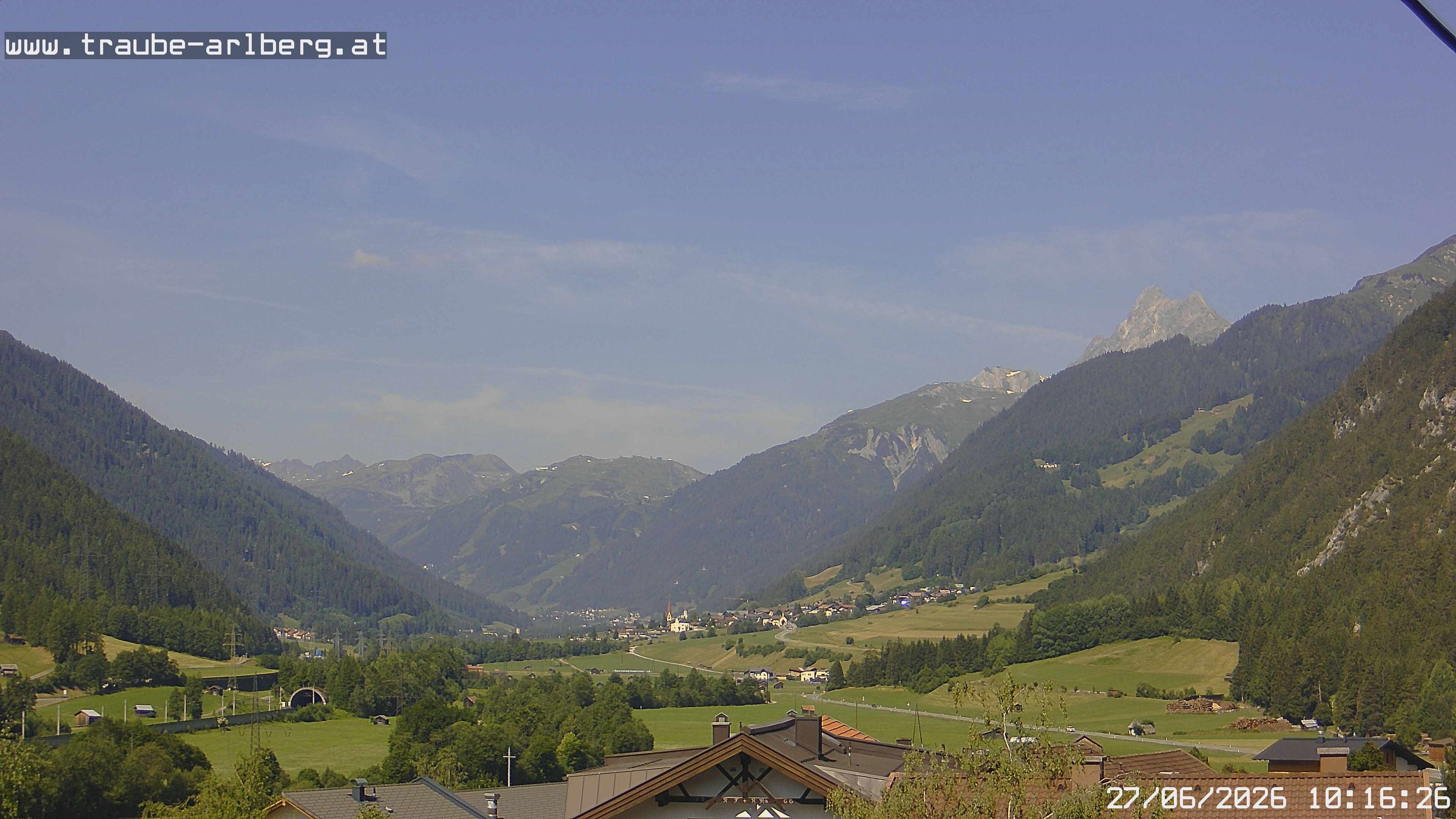 Archiv Foto Webcam Pettneu, Gasthof Traube