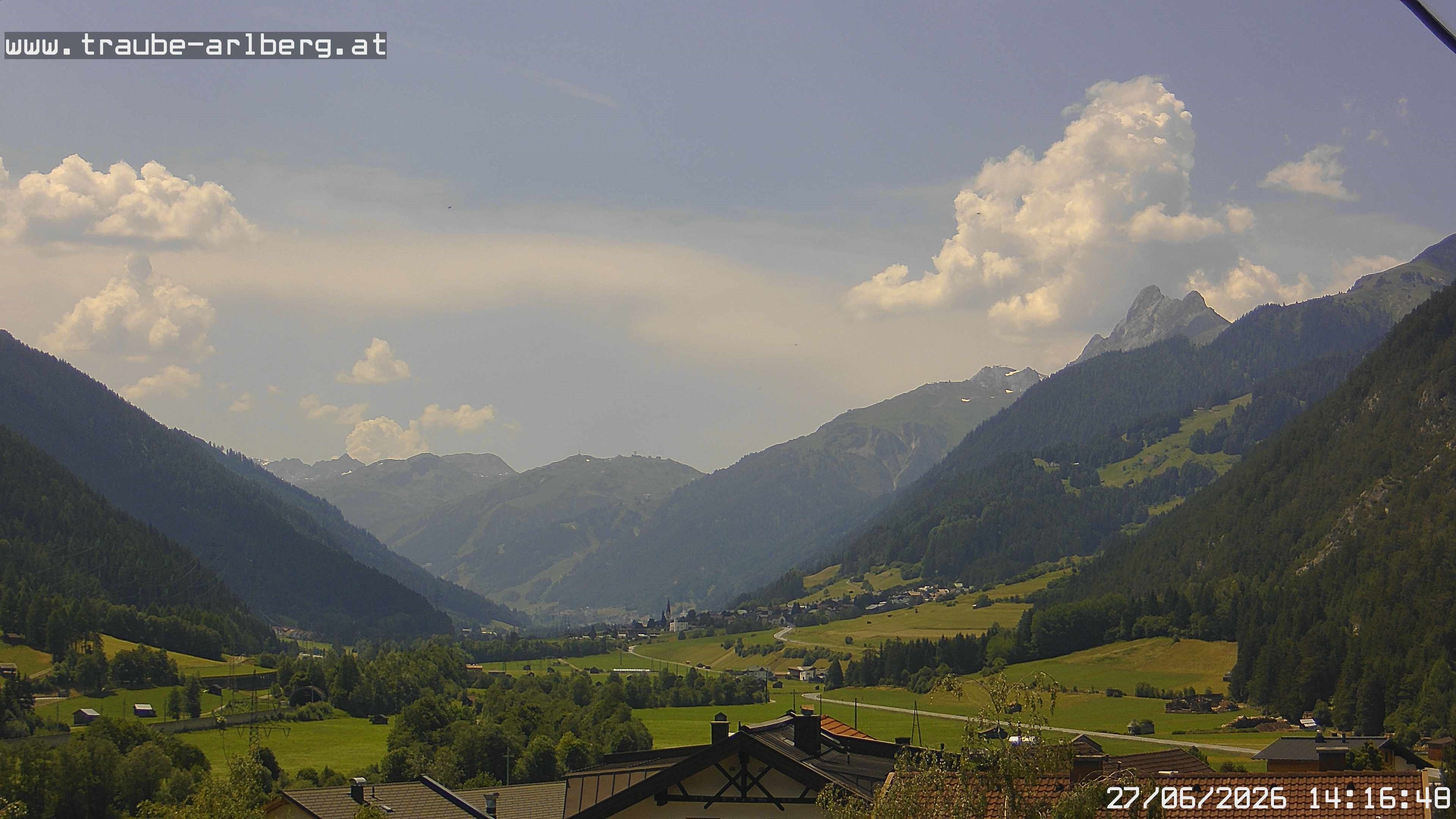 Archiv Foto Webcam Pettneu, Gasthof Traube