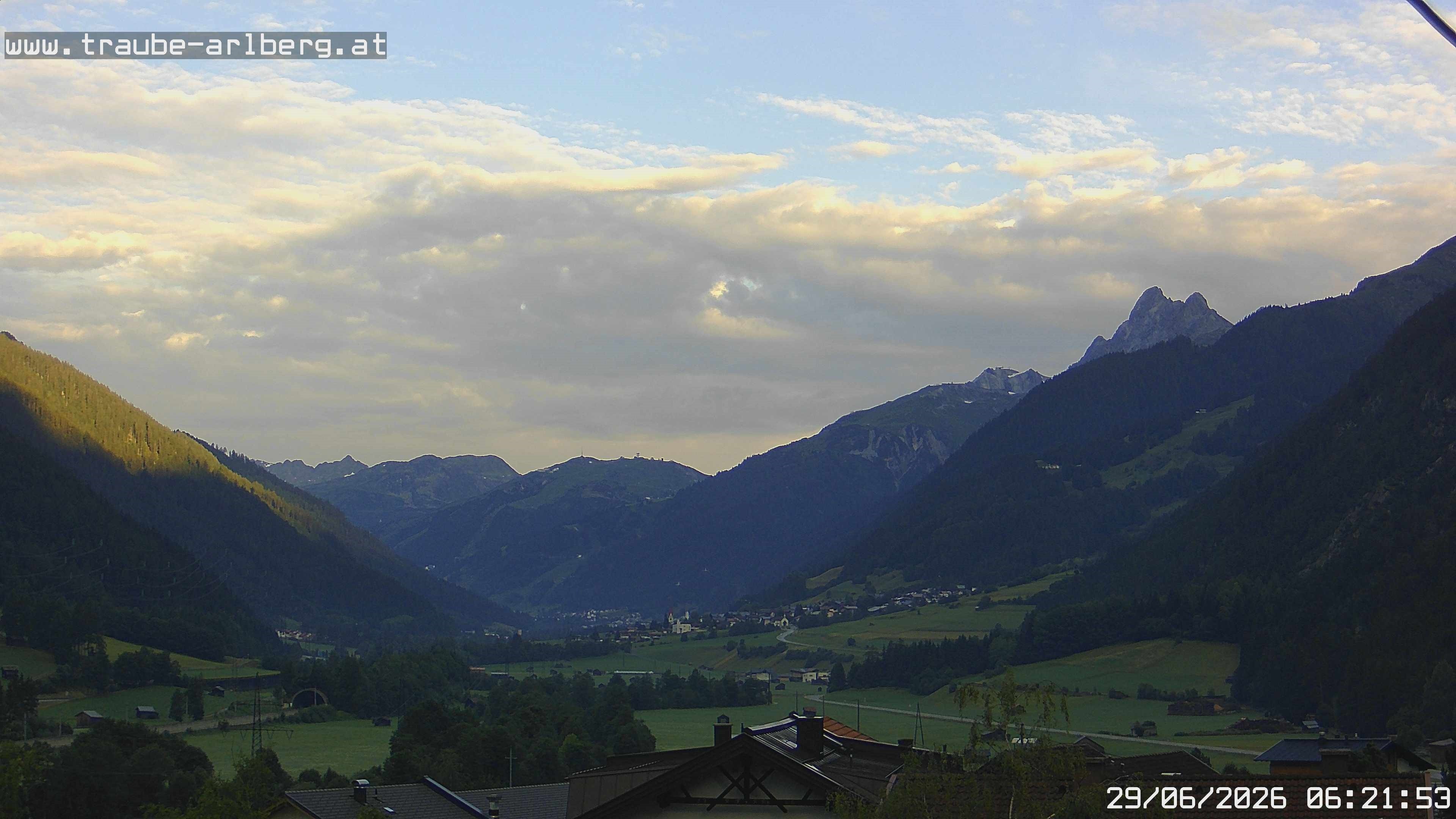 Archiv Foto Webcam Pettneu, Gasthof Traube