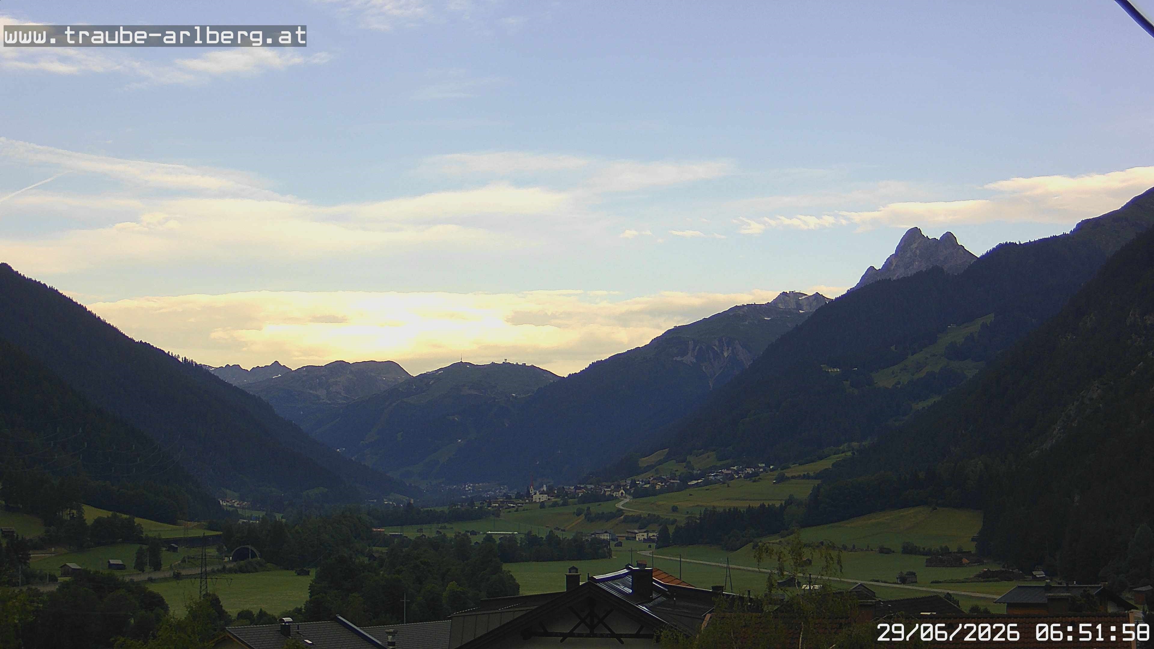 Archiv Foto Webcam Pettneu, Gasthof Traube