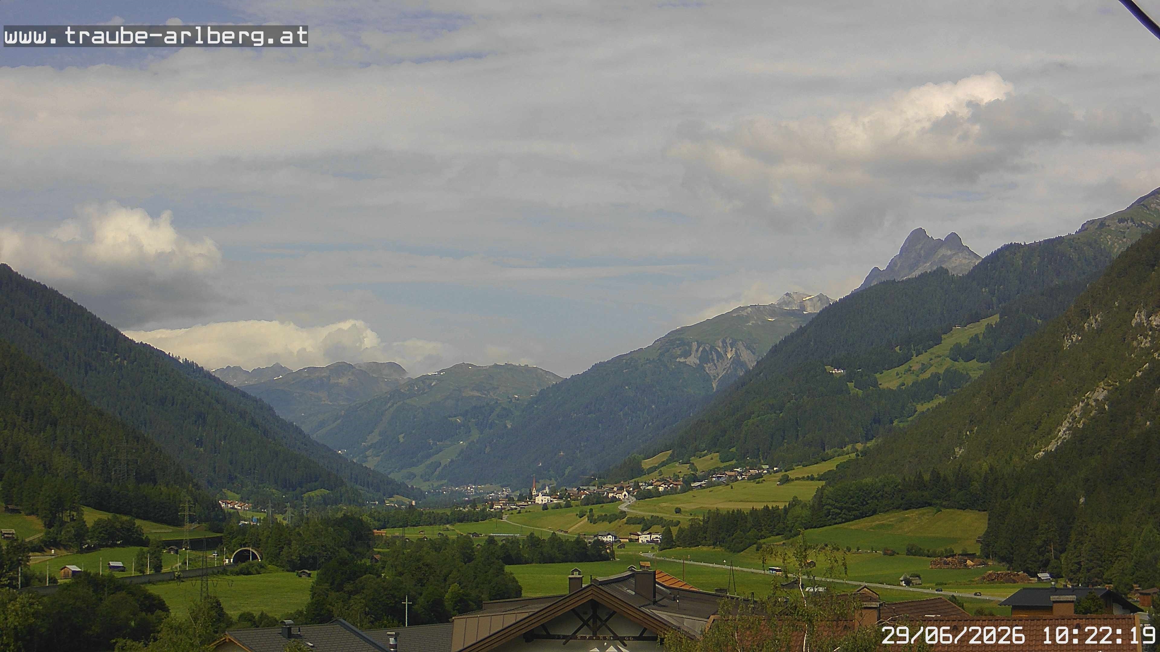 Archiv Foto Webcam Pettneu, Gasthof Traube