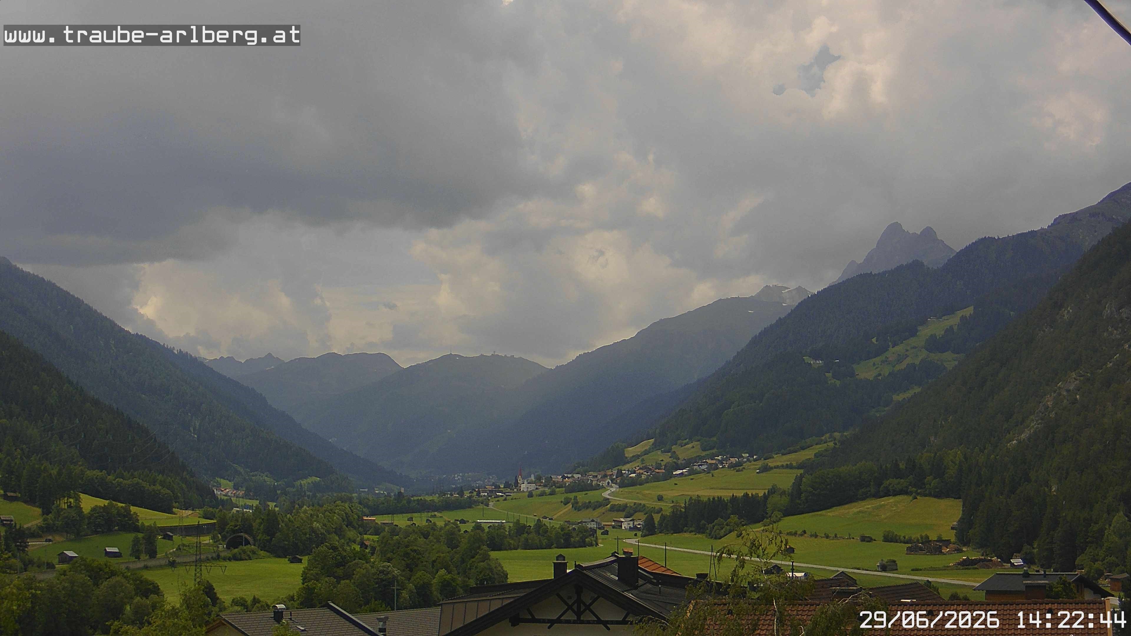 Archiv Foto Webcam Pettneu, Gasthof Traube