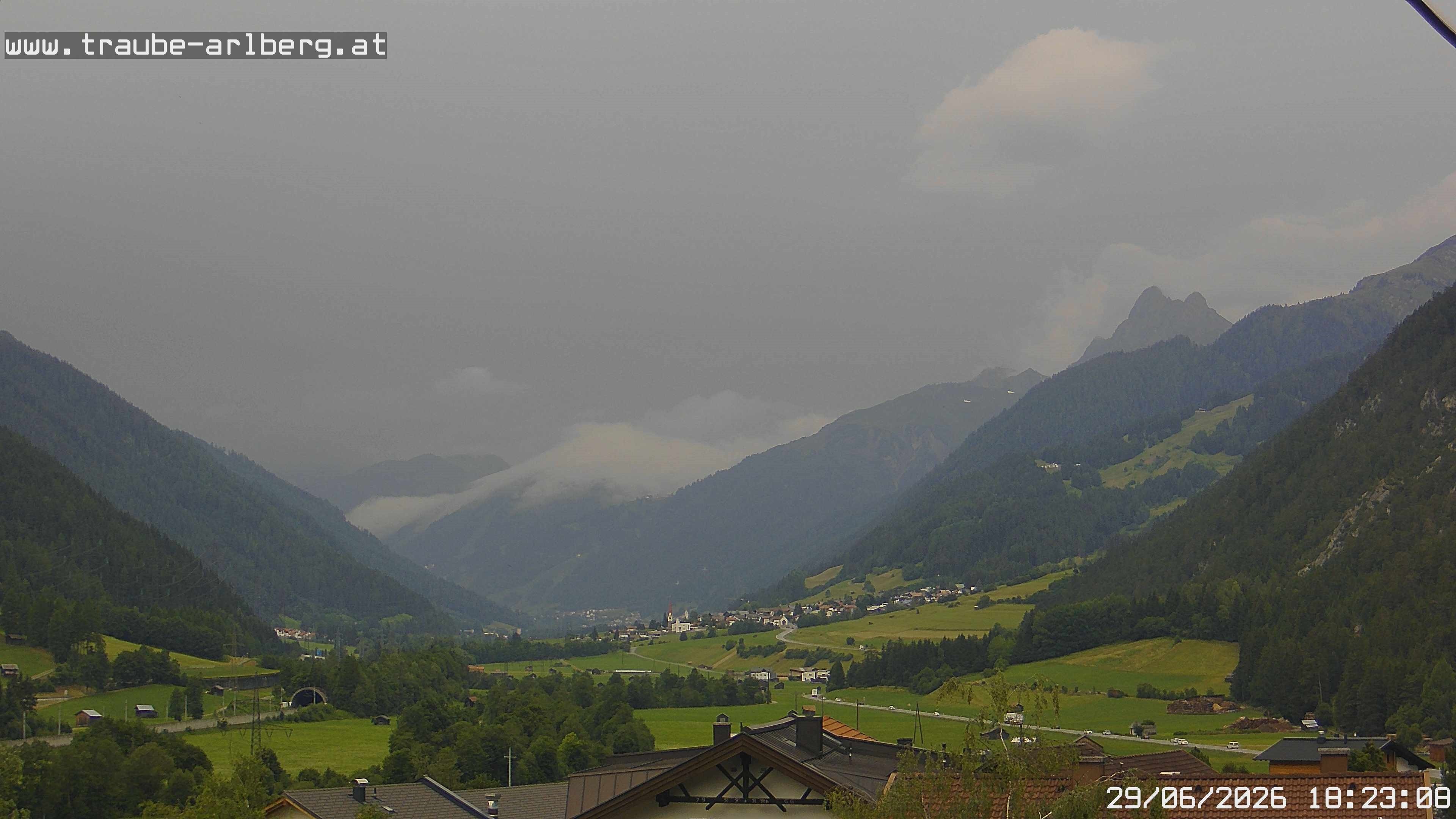 Archiv Foto Webcam Pettneu, Gasthof Traube