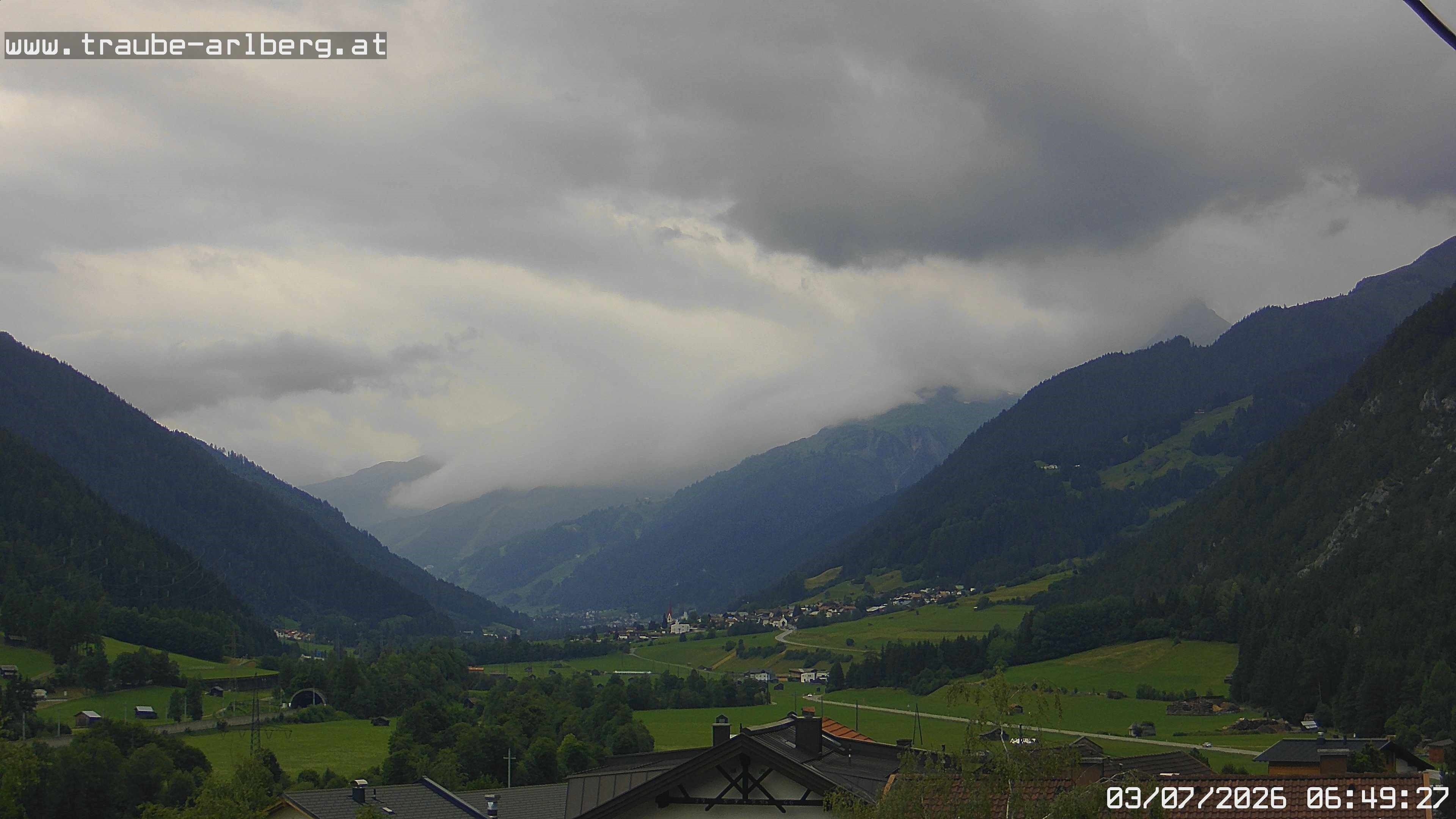 Archiv Foto Webcam Pettneu, Gasthof Traube