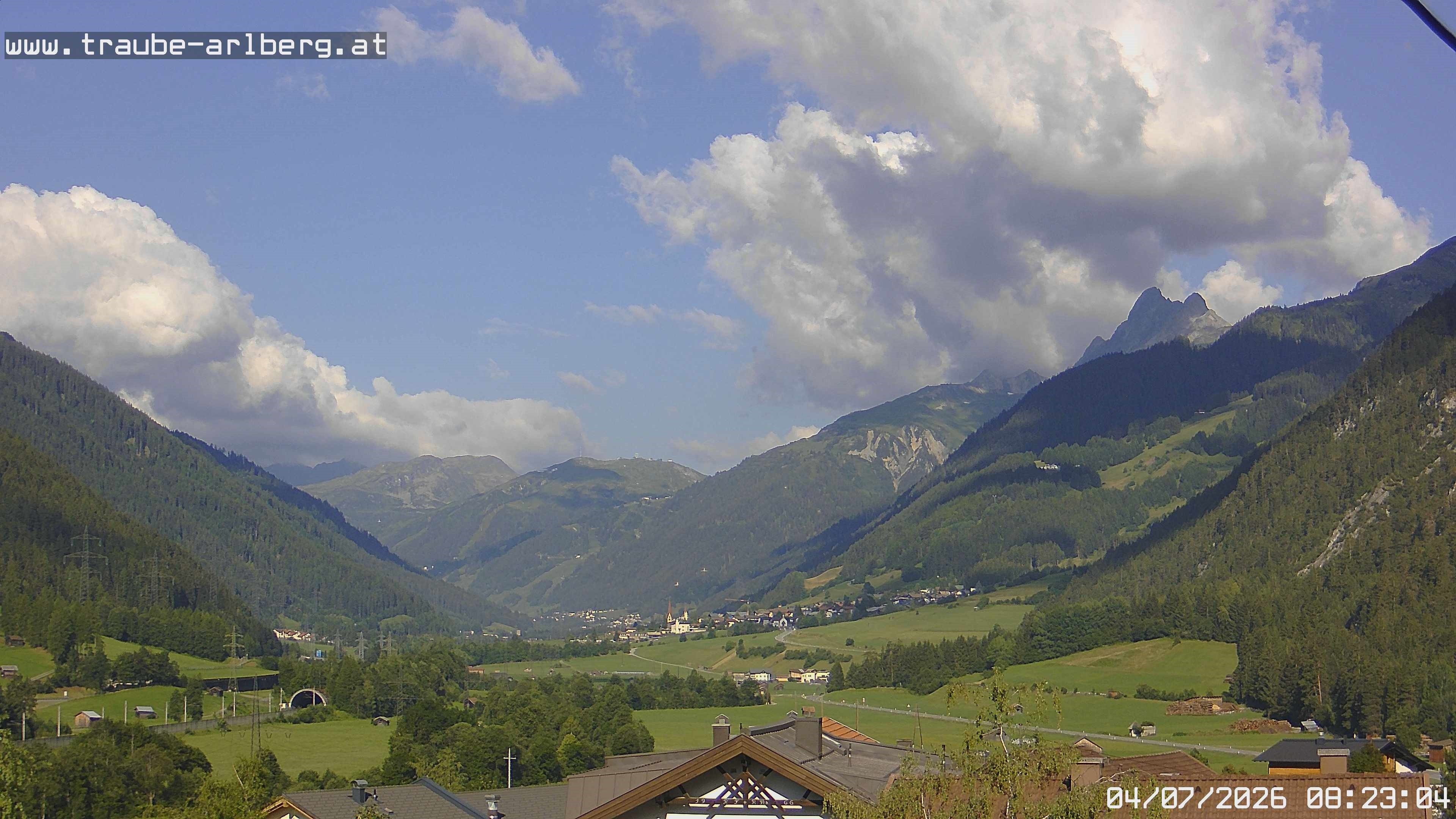 Archived image Webcam guesthouse "Traube", Pettneu