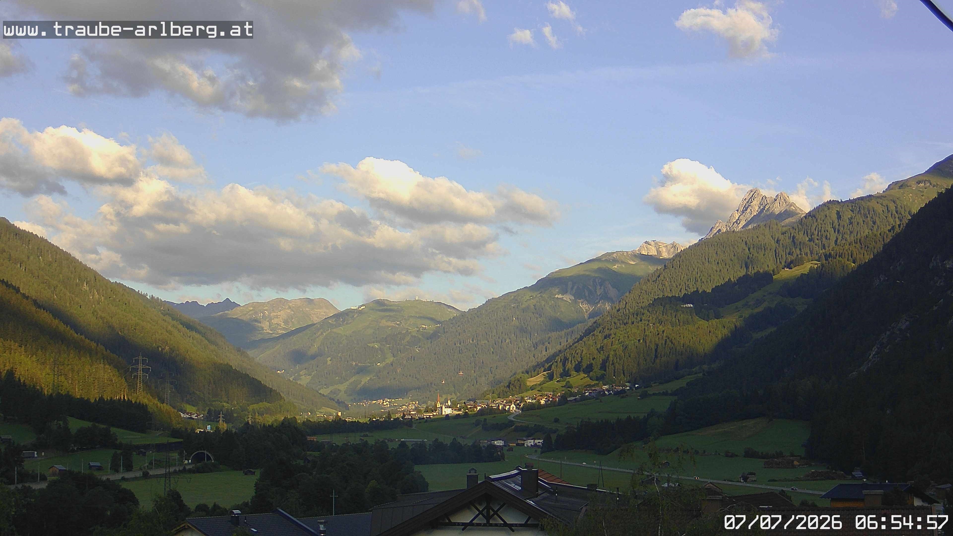Archiv Foto Webcam Pettneu, Gasthof Traube