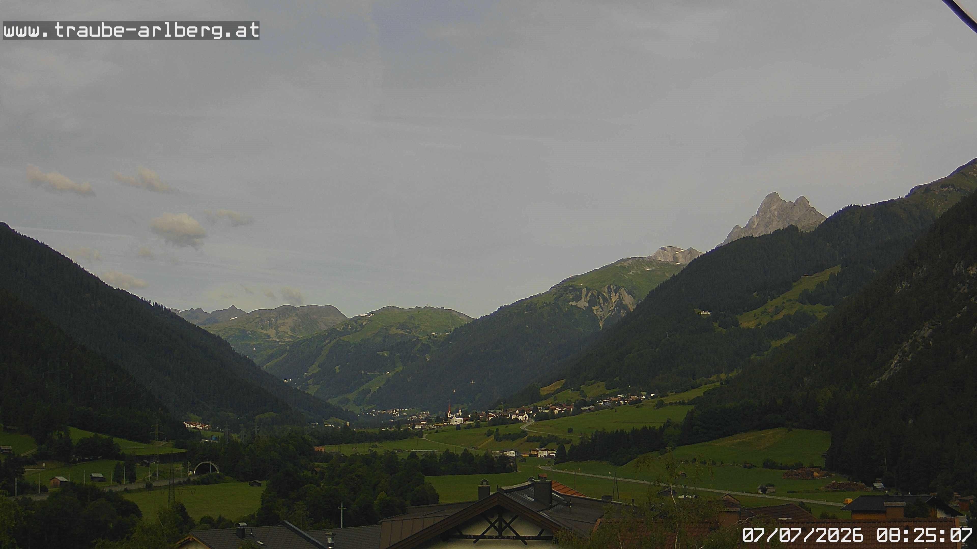 Archiv Foto Webcam Pettneu, Gasthof Traube