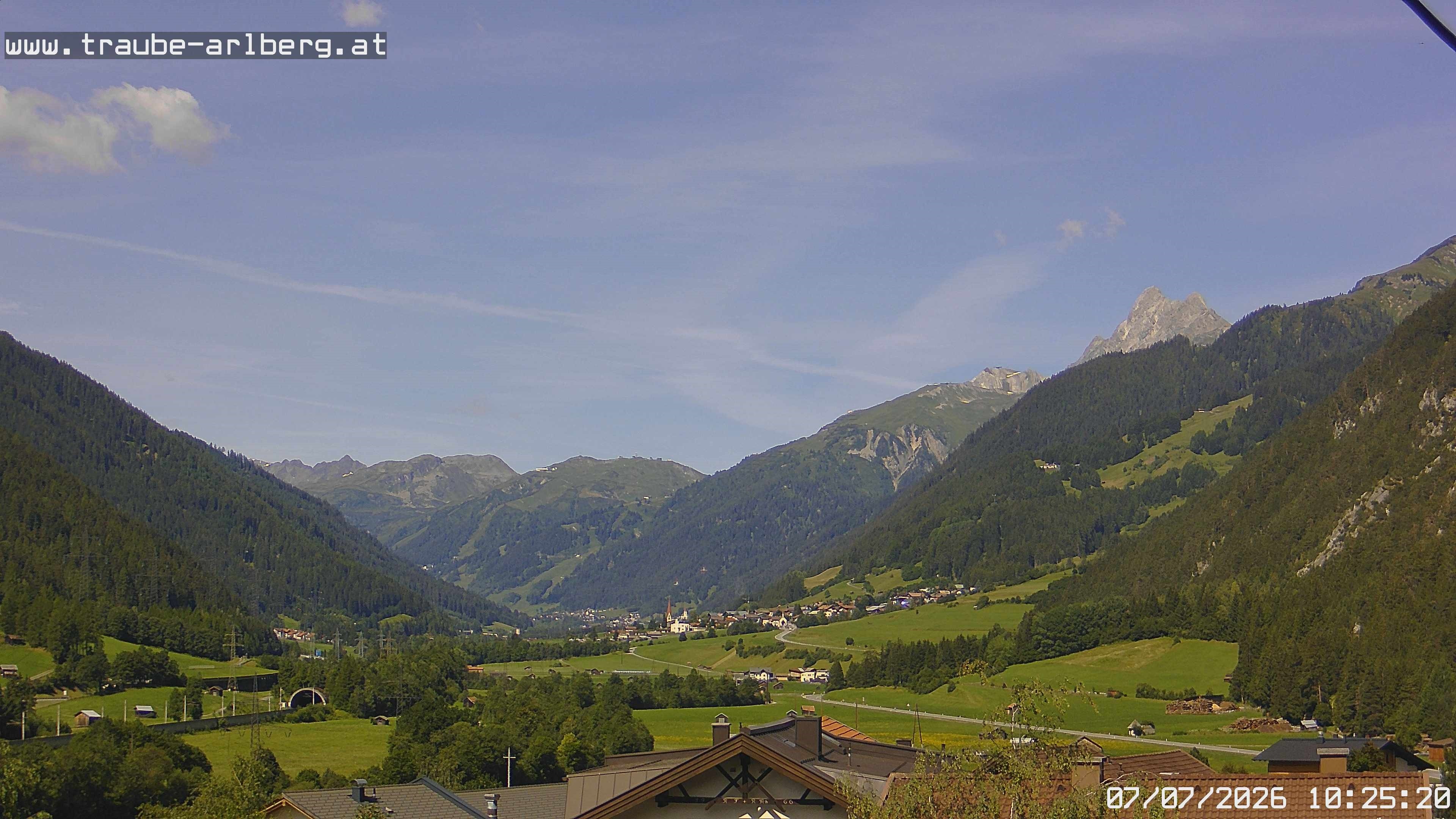 Archiv Foto Webcam Pettneu, Gasthof Traube