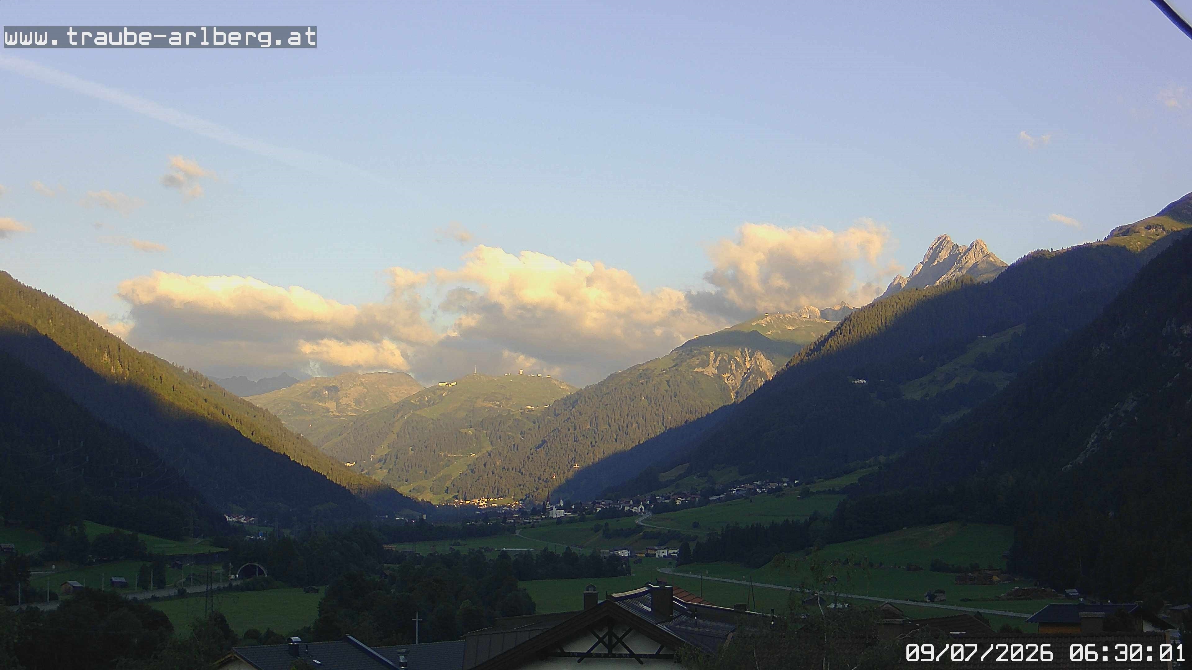 Archiv Foto Webcam Pettneu, Gasthof Traube