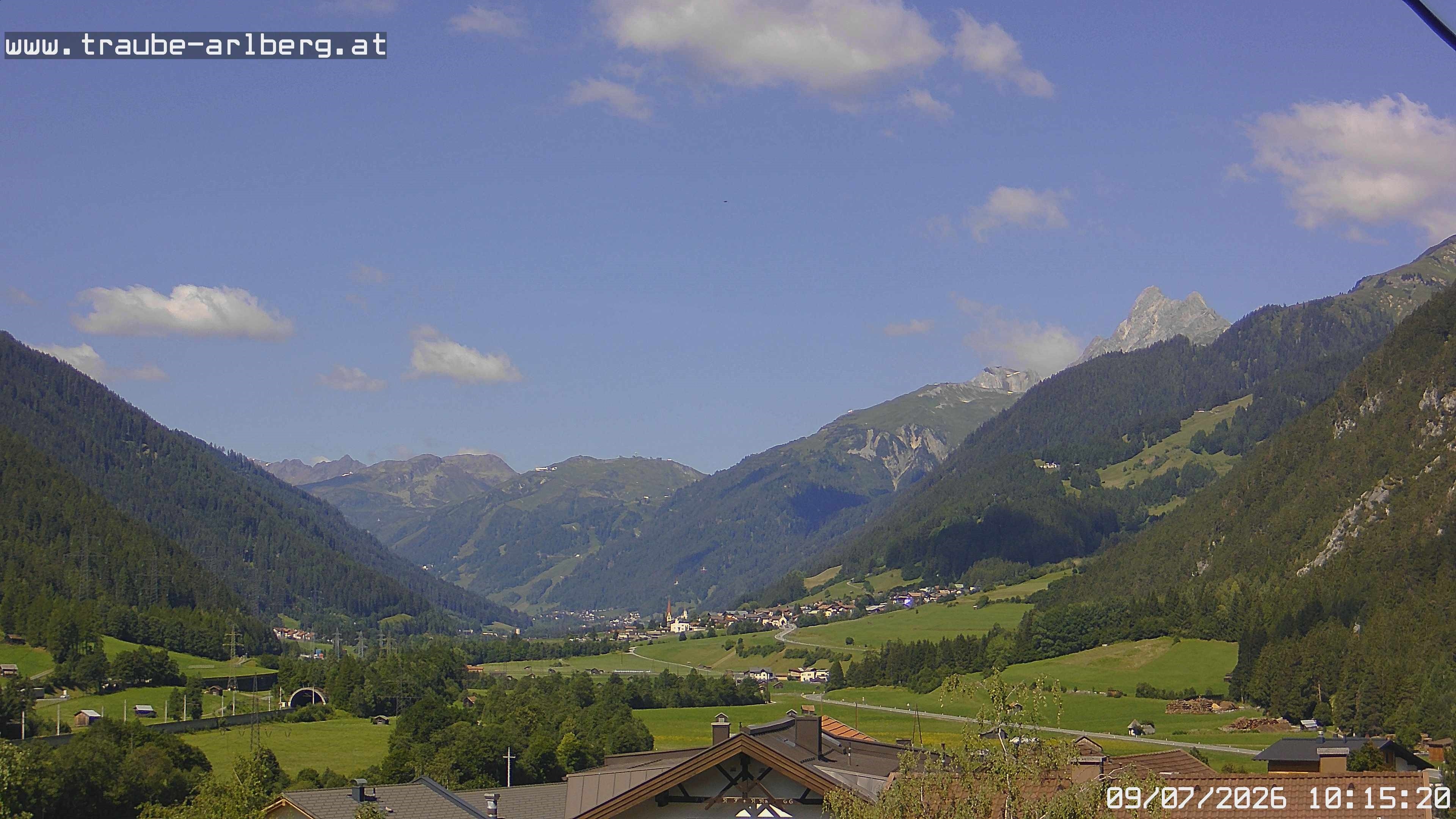 Archiv Foto Webcam Pettneu, Gasthof Traube