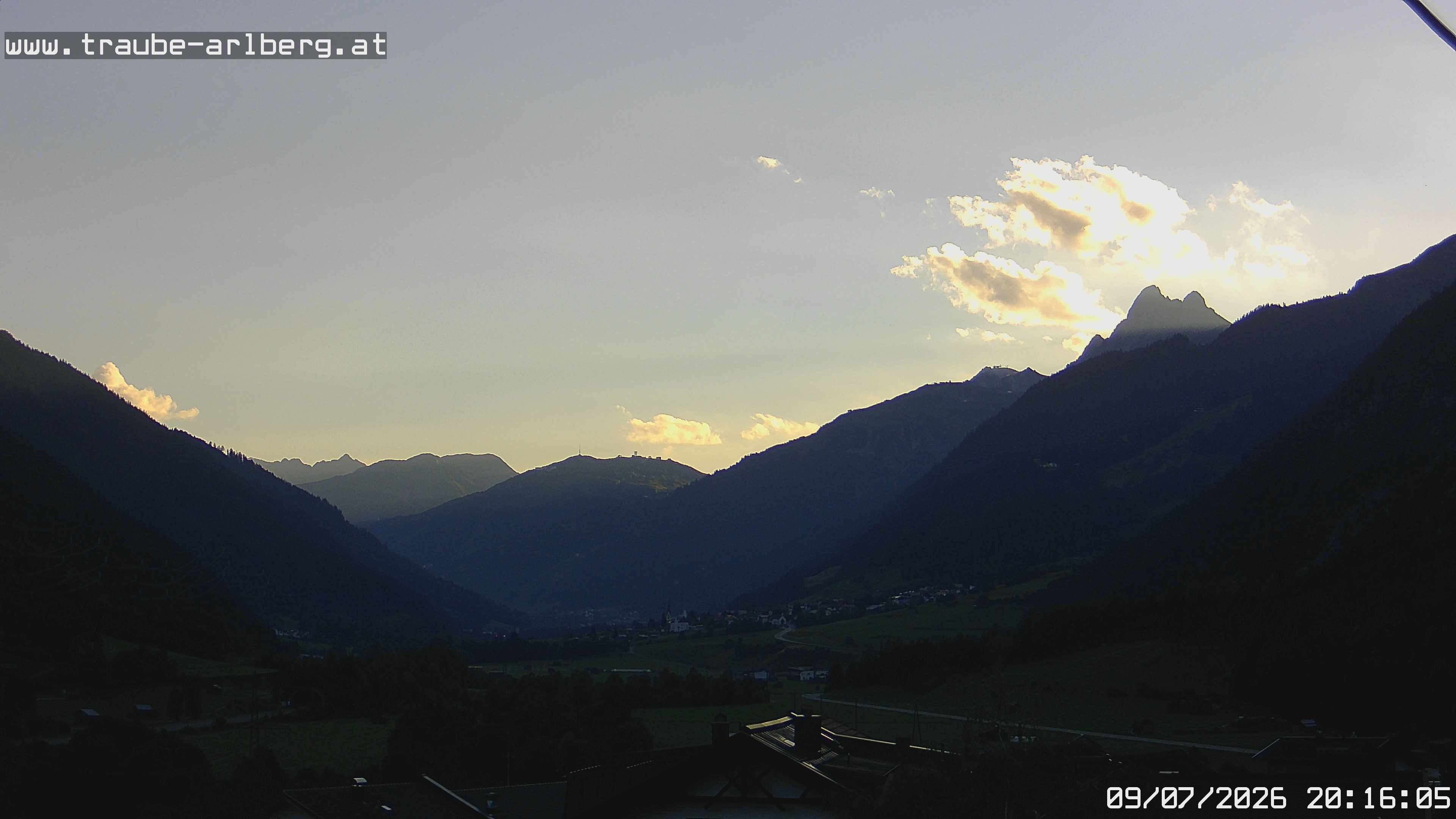Archiv Foto Webcam Pettneu, Gasthof Traube