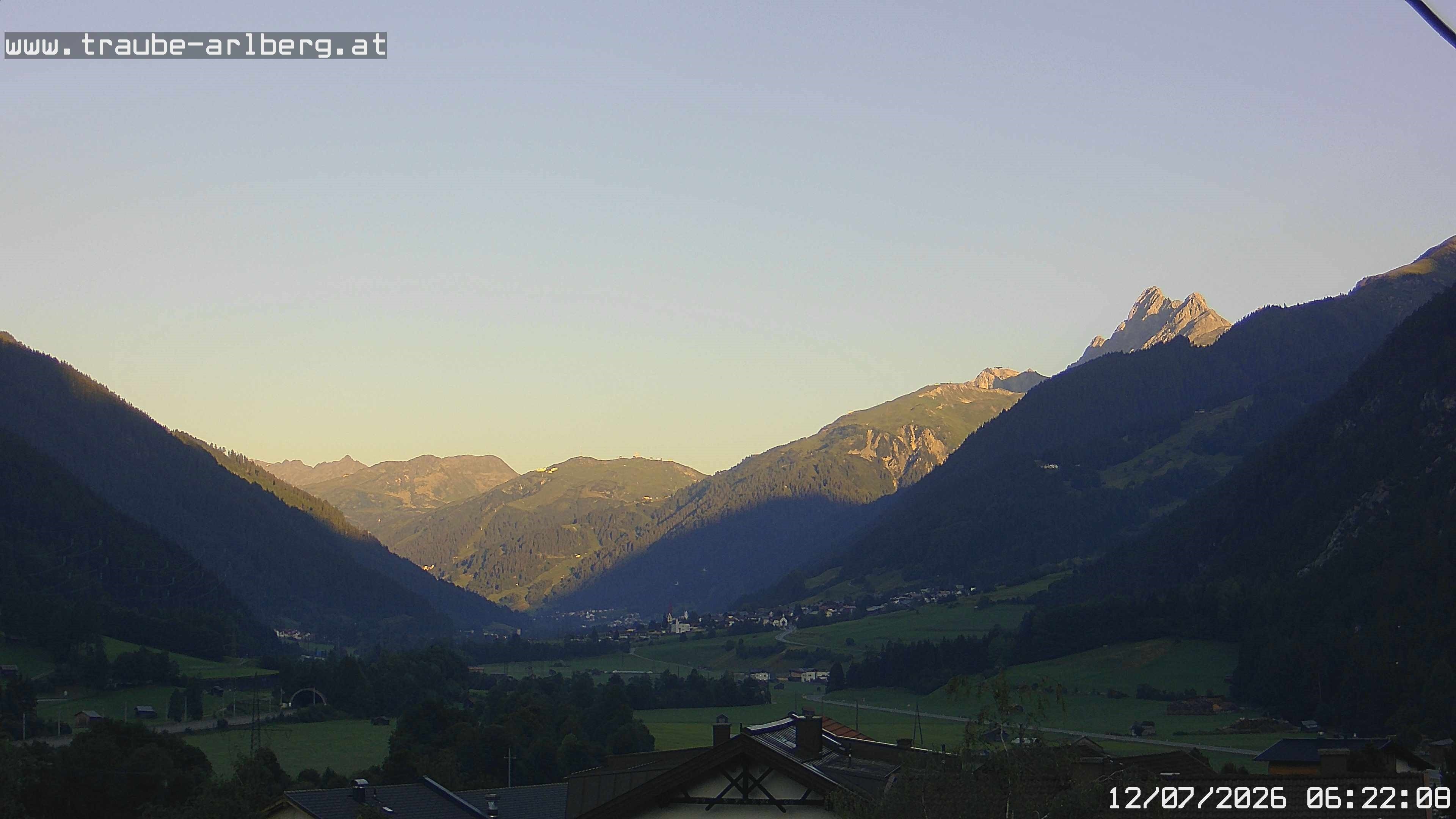 Archiv Foto Webcam Pettneu, Gasthof Traube