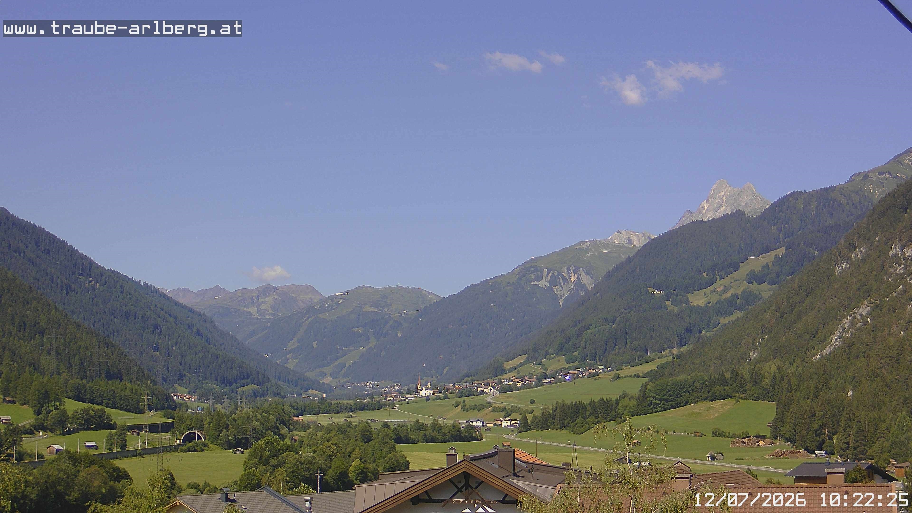 Archiv Foto Webcam Pettneu, Gasthof Traube
