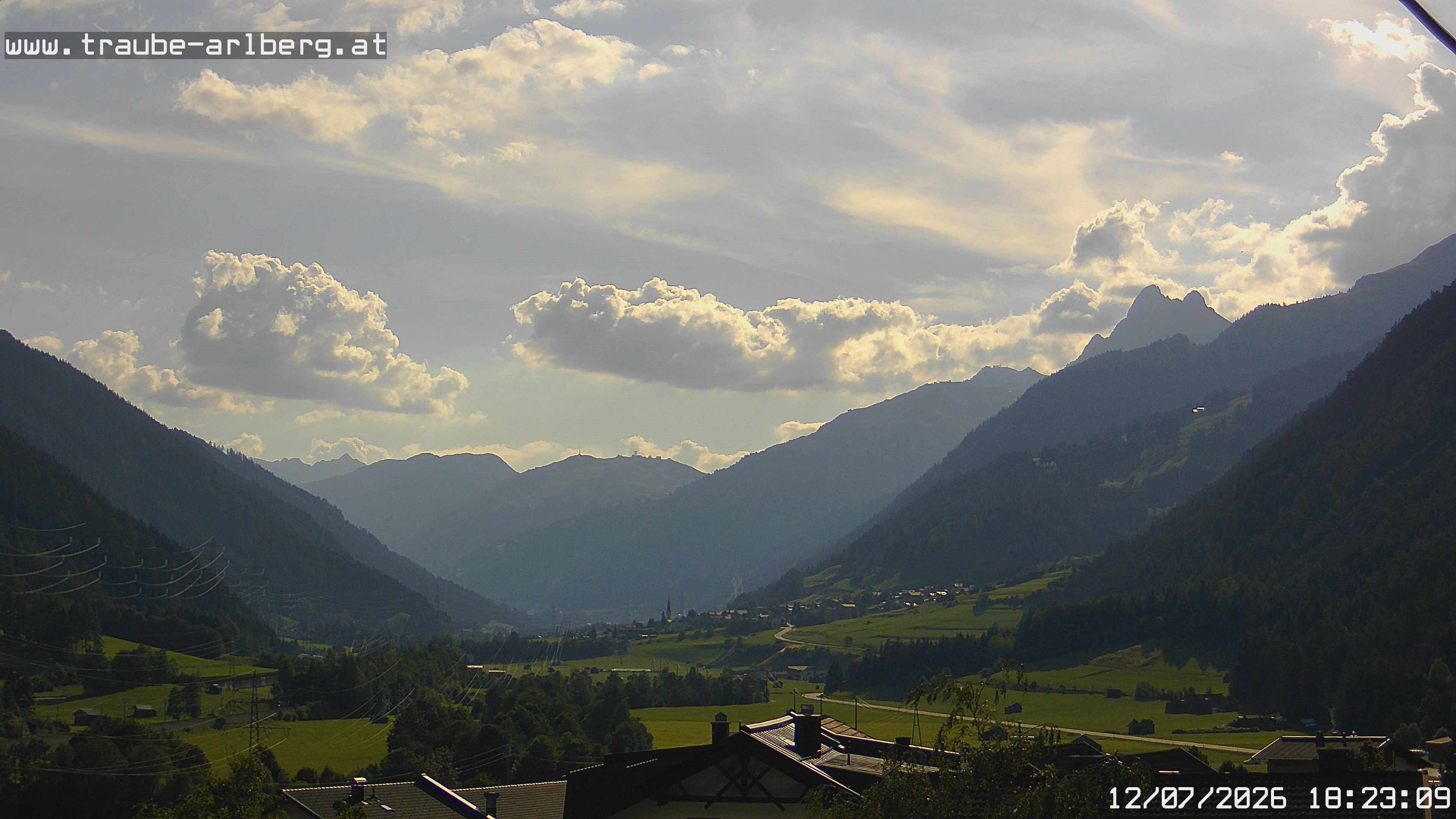 Archived image Webcam guesthouse "Traube", Pettneu