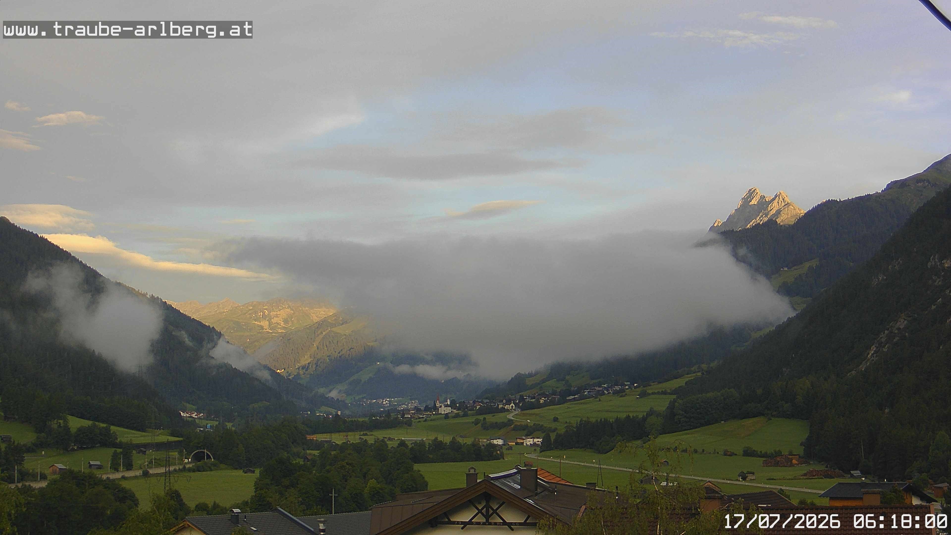 Archiv Foto Webcam Pettneu, Gasthof Traube