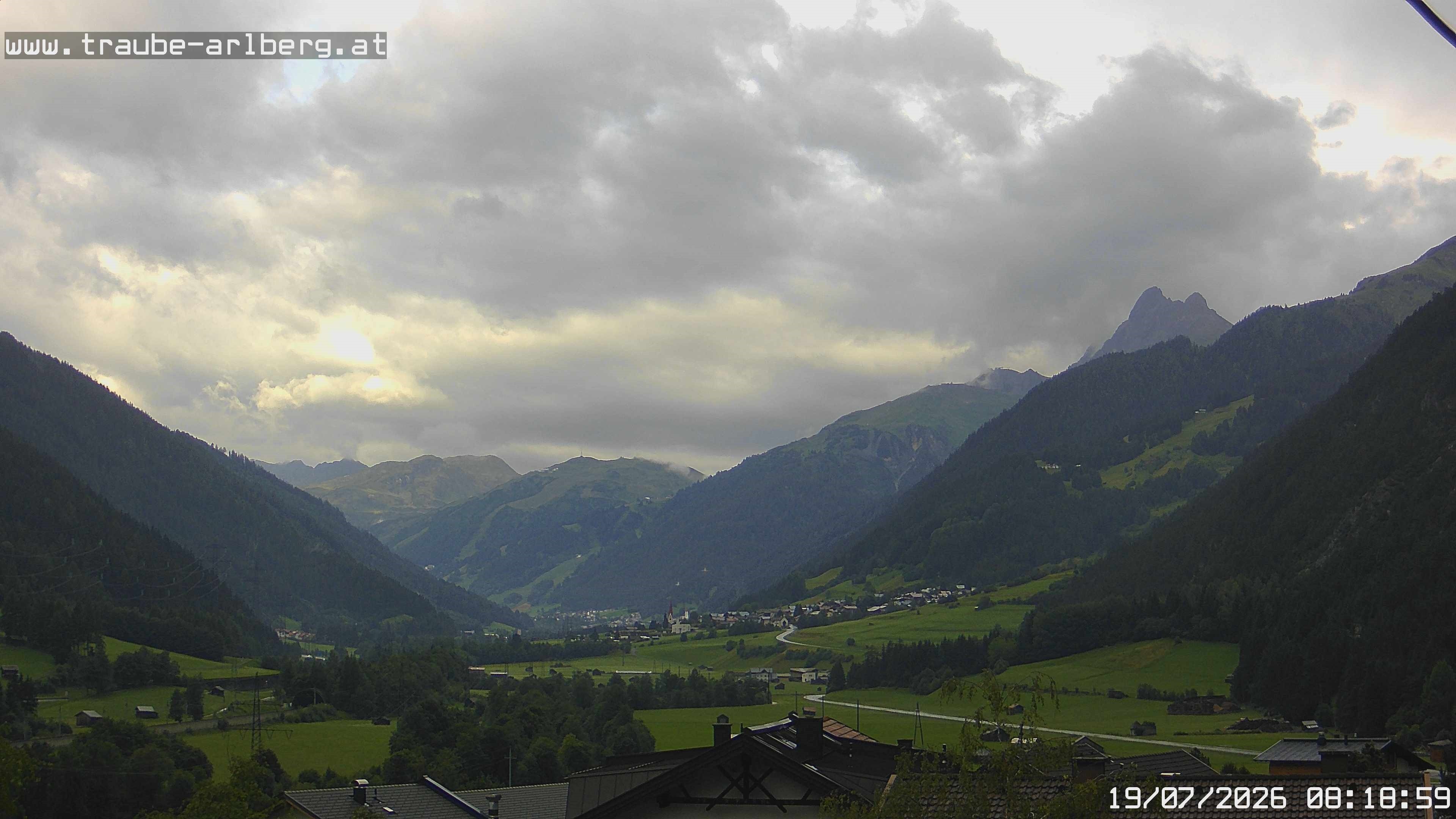 Archived image Webcam guesthouse "Traube", Pettneu