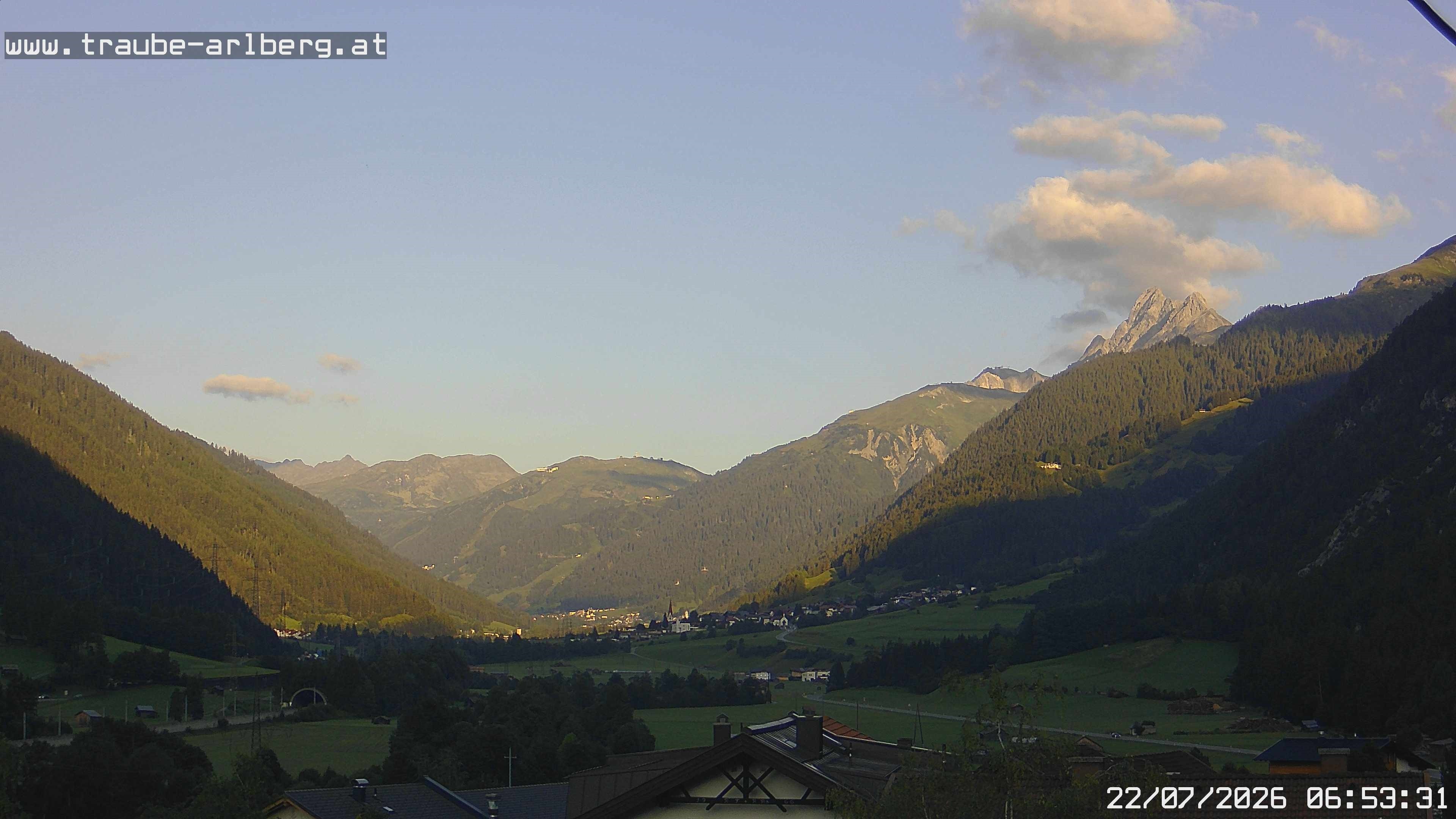 Archiv Foto Webcam Pettneu, Gasthof Traube